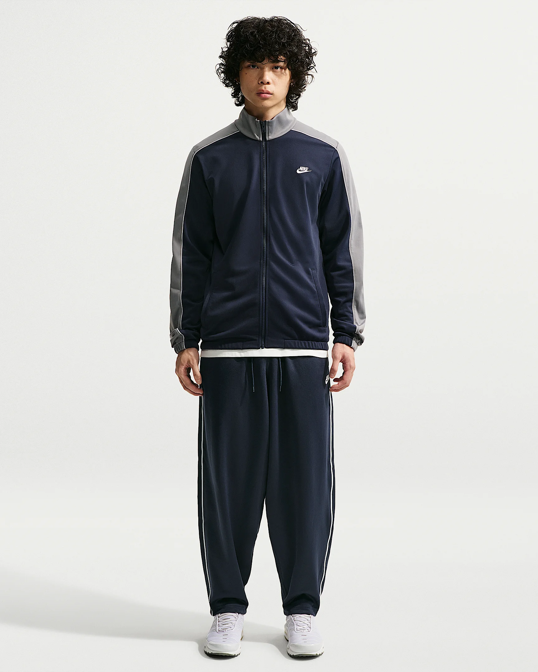 Nike Sportswear Club Men's Oversized Knit Track Pants - 1