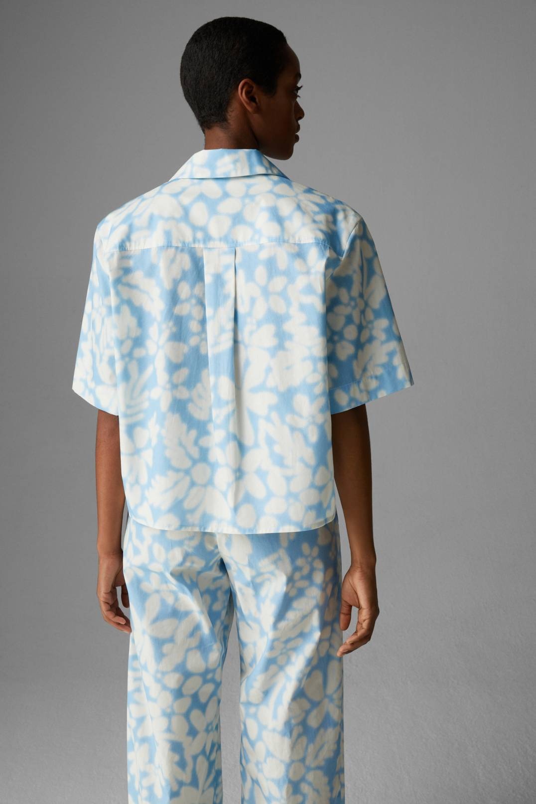 TAMEA SHORT SHIRT BLOUSE IN LIGHT BLUE/OFF-WHITE - 3
