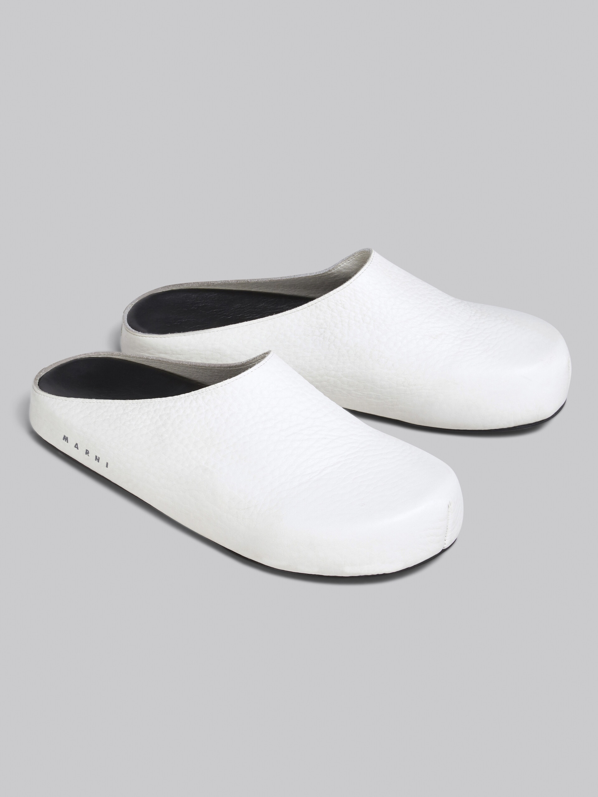 WHITE LEATHER FUSSBETT SABOT - 5