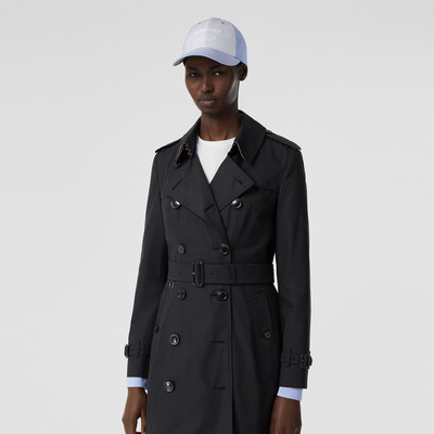 Burberry The Mid-length Chelsea Heritage Trench Coat outlook