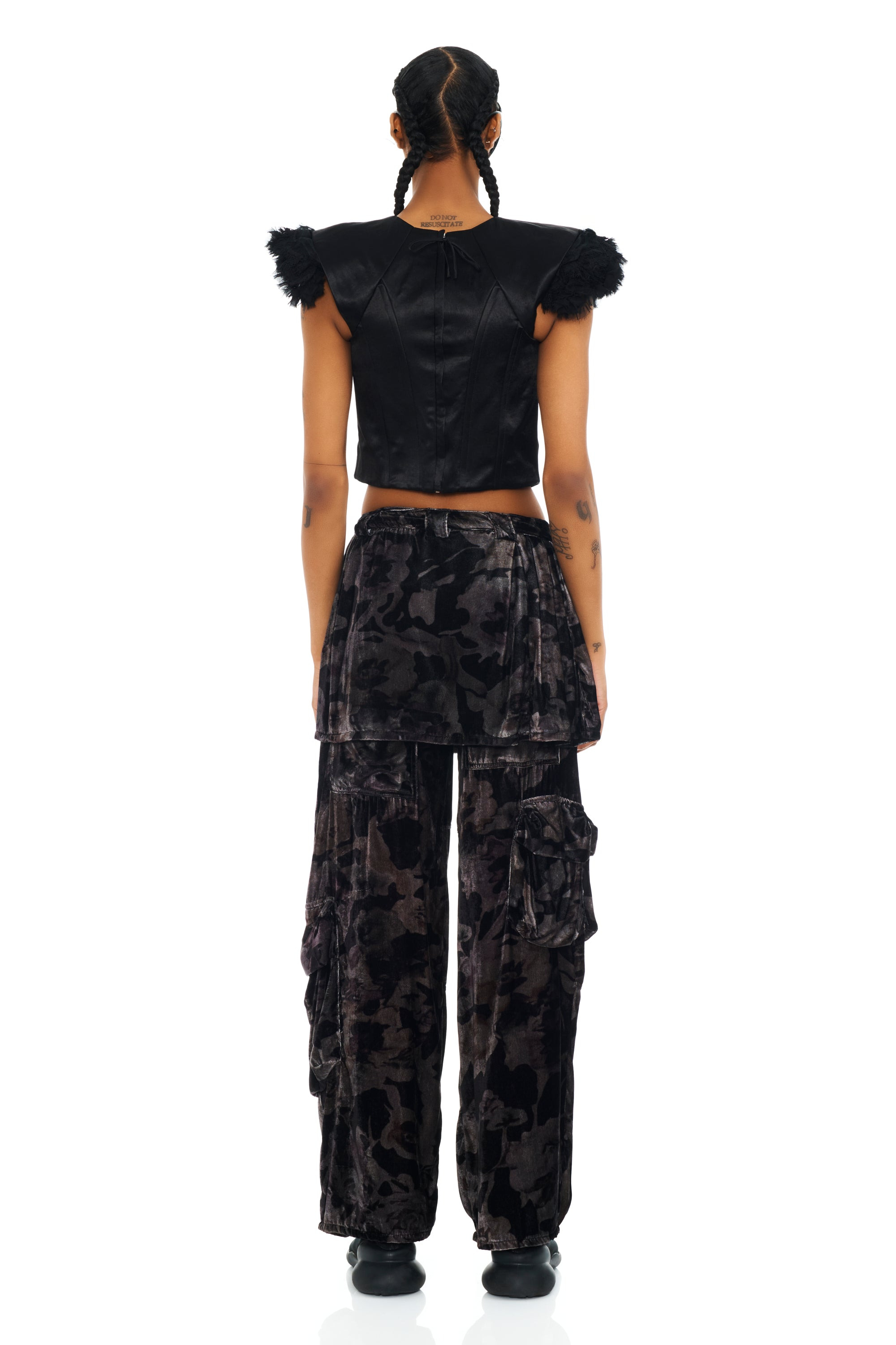 BLACK WATERCOLOR ROSES LAWN SKIRT CARGO PANT - 10