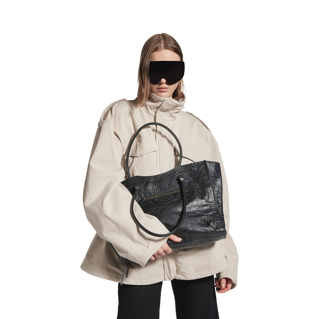 Women's Le City Tote Bag Medium in Black - 8