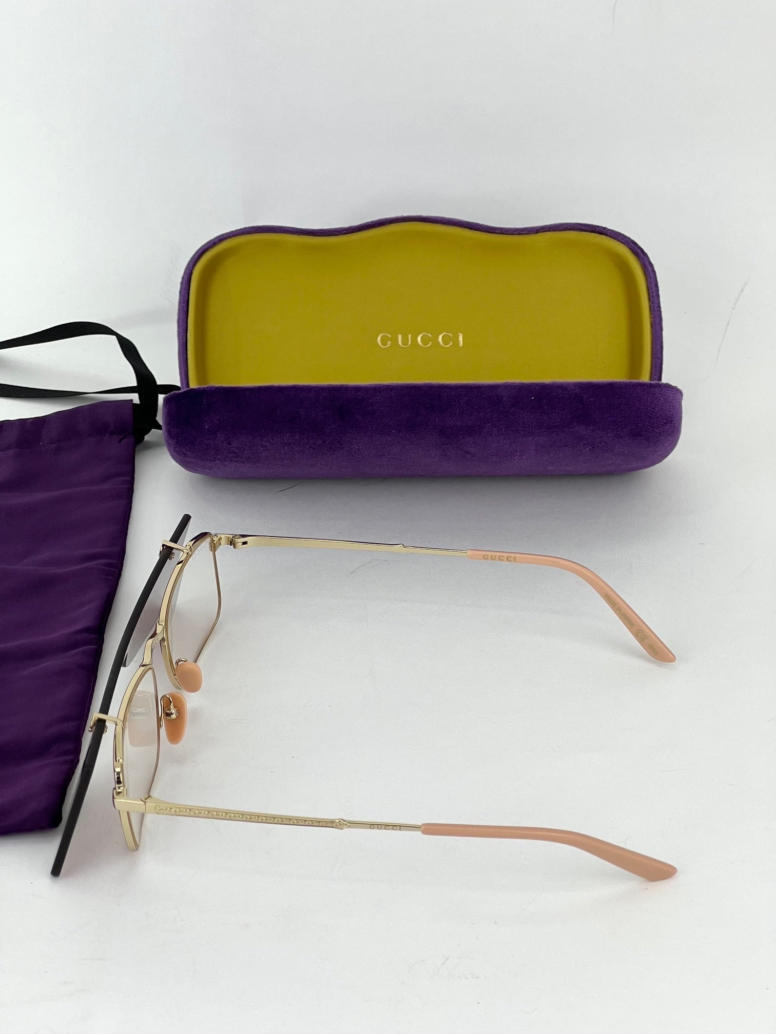 Debsluxurycloset - Gucci Flip-Up Sunglasses Rectangle Red Gold frames GG0363S 002 56 preowned - 12