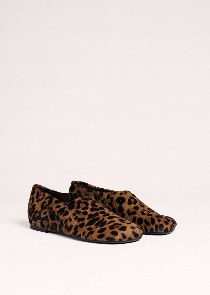 Asymmetric Slipper 1