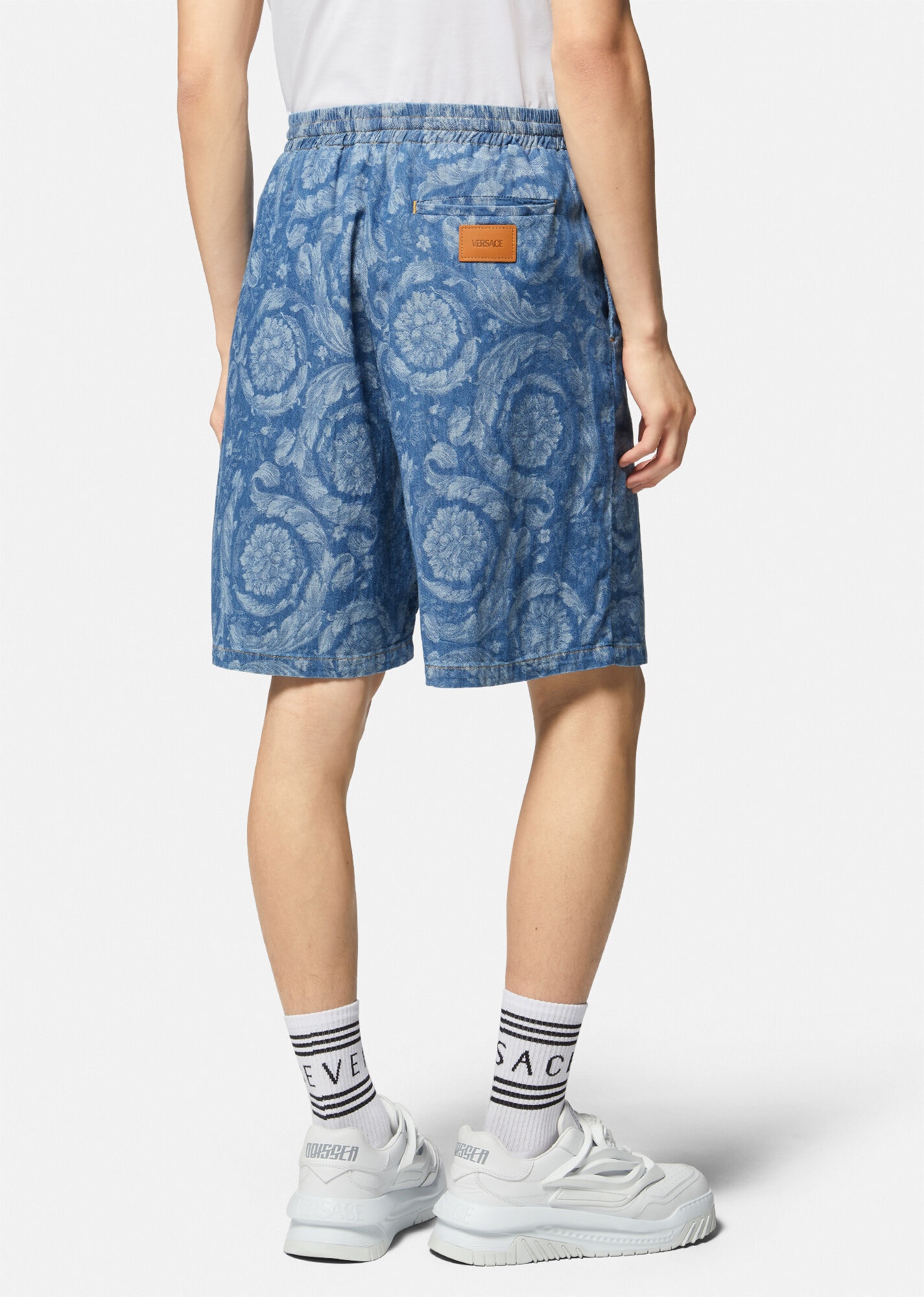 Barocco Silhouette Denim Shorts - 4