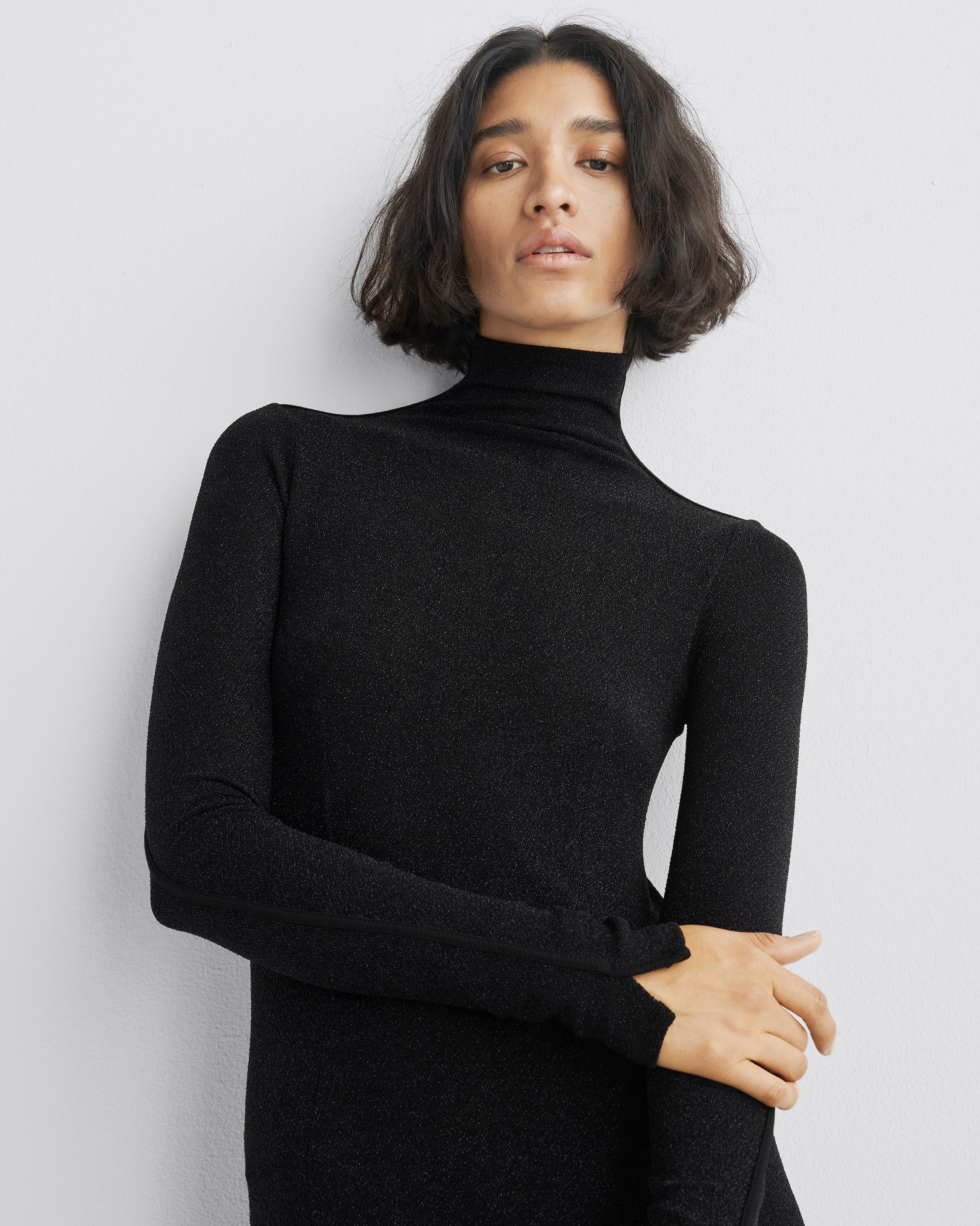 Lilith Metallic Turtleneck Dress
Maxi - 2