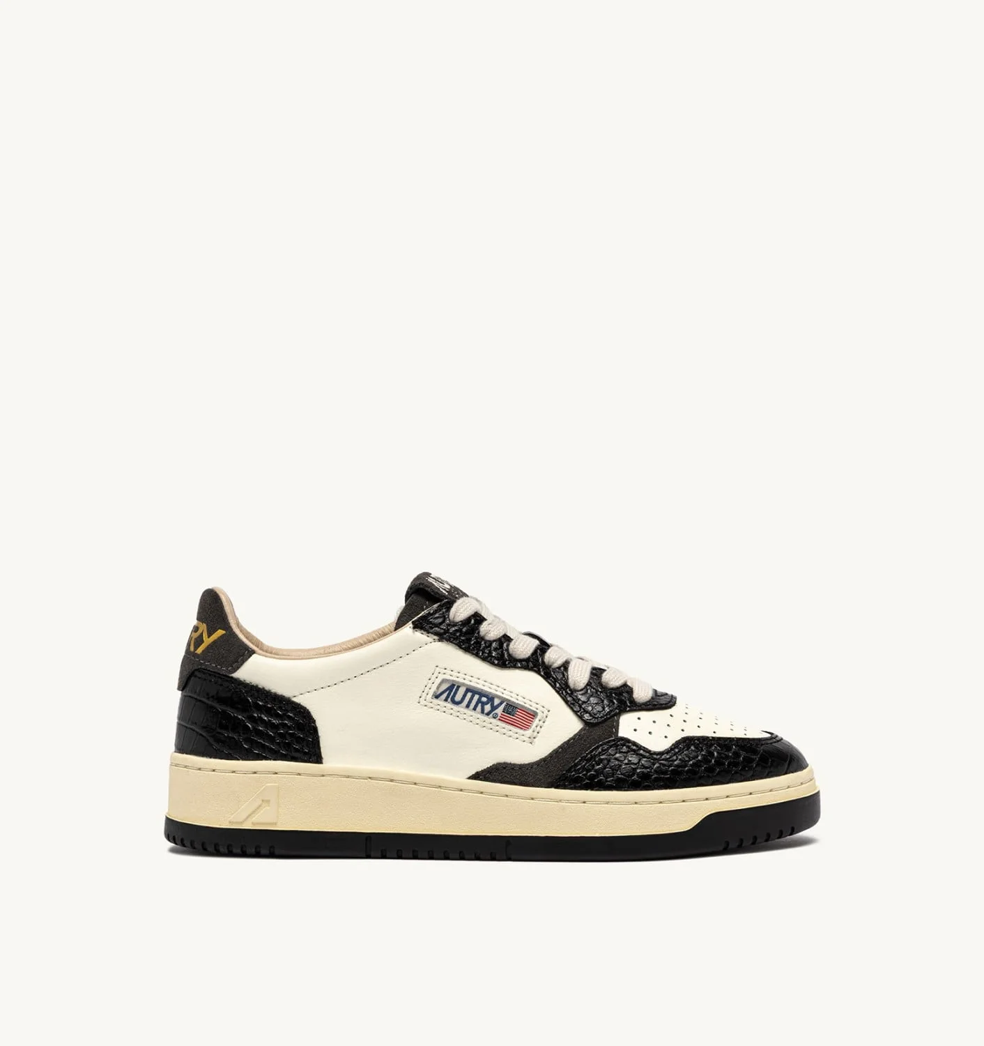 MEDALIST LOW SNEAKERS IN MARSHMALLOW AND BLACK LEATHER - 1