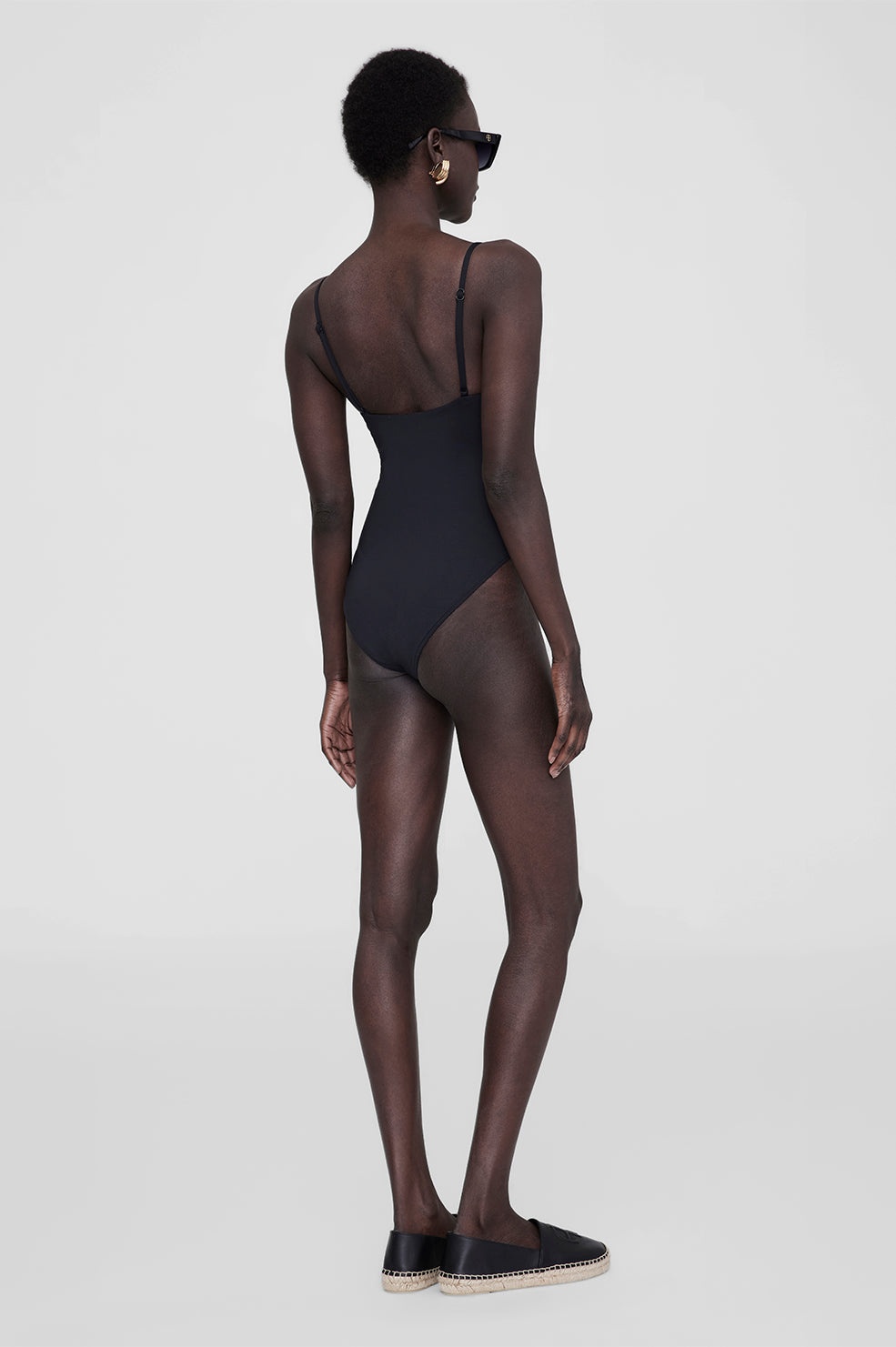 Vesta One Piece - Black - 3