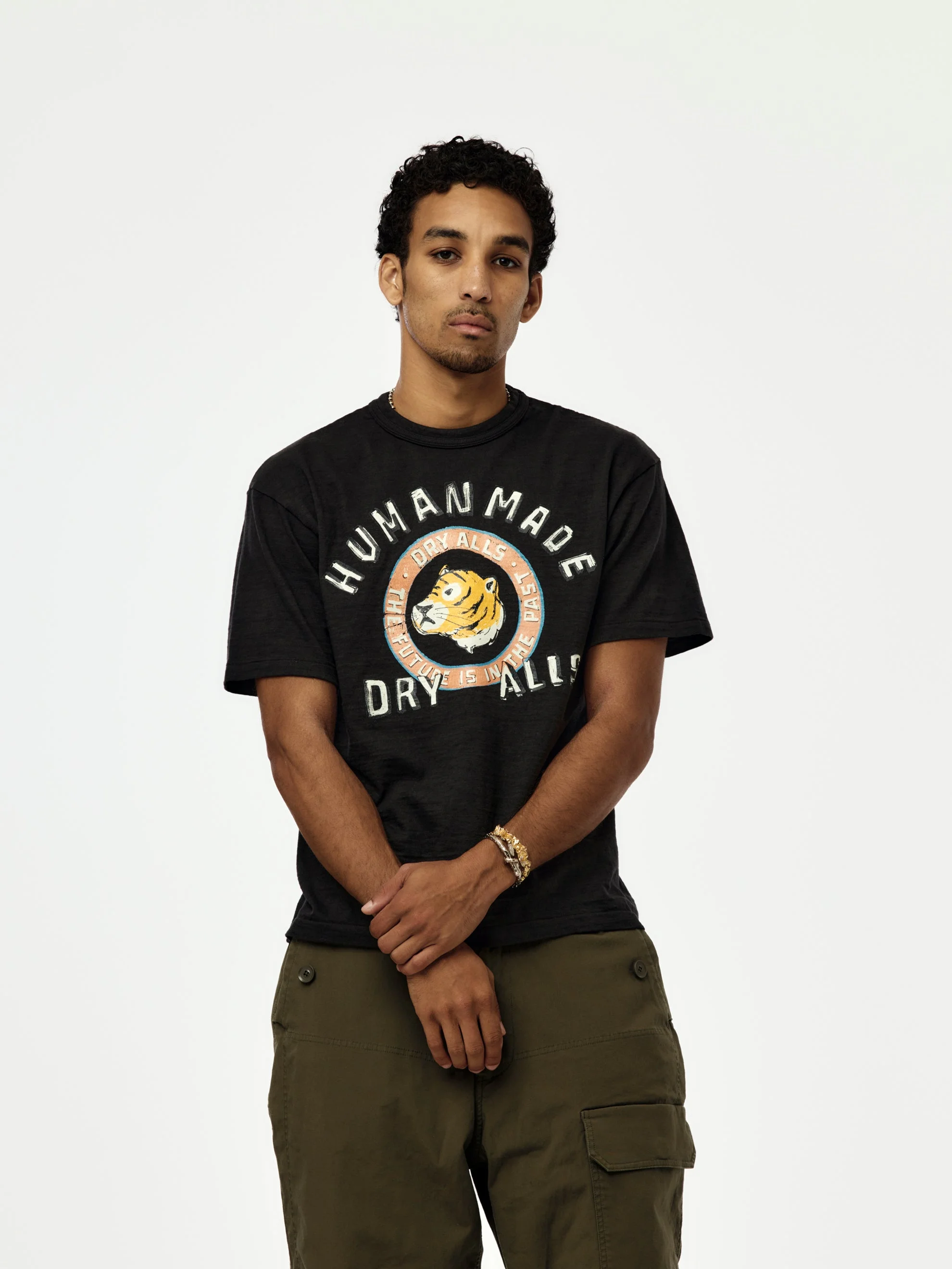 GRAPHIC T-SHIRT (BLACK) - HM32TE013 - 1