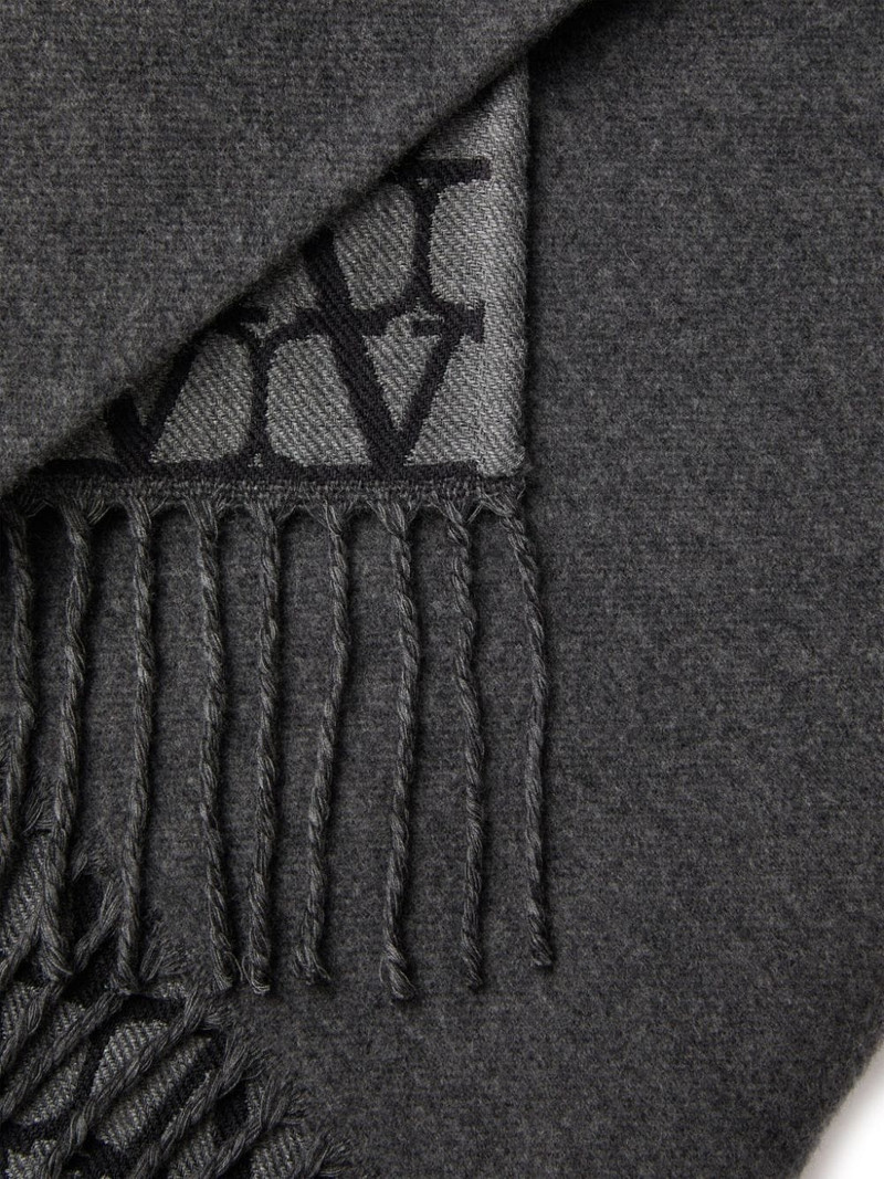 fringe detail scarf 3