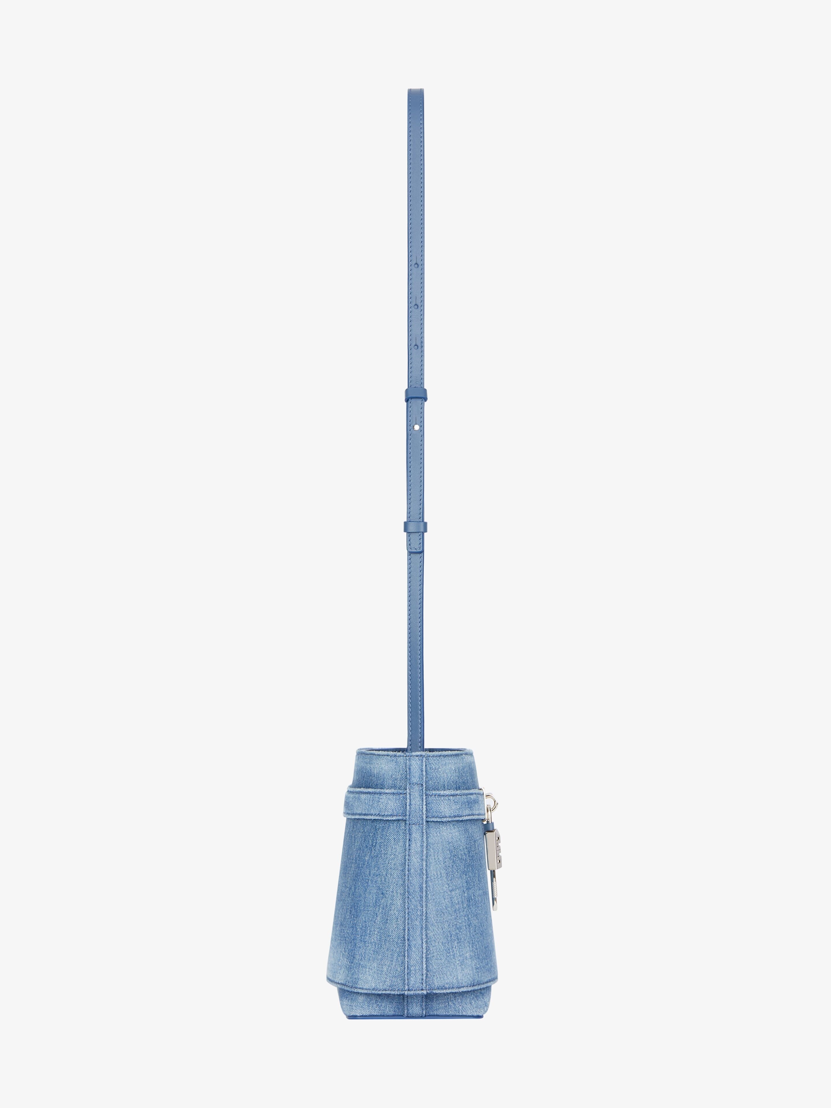 SHARK LOCK BUCKET BAG IN WASHED DENIM - 4