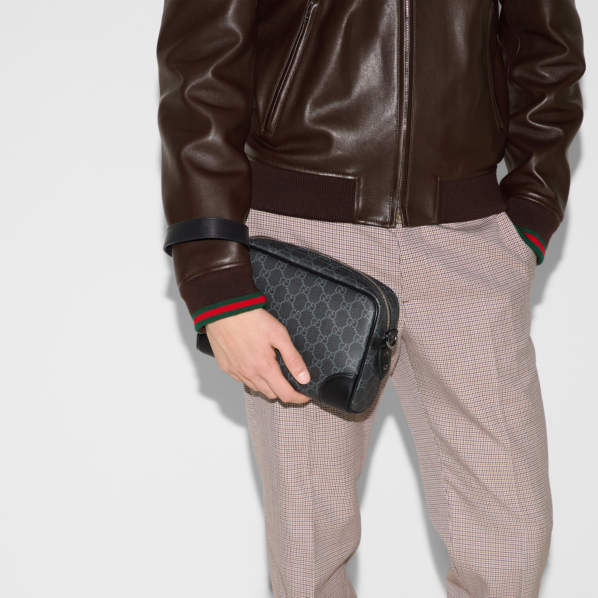 GG Emblem small crossbody bag - 4