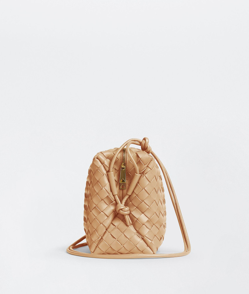 Bottega Veneta loop outlook