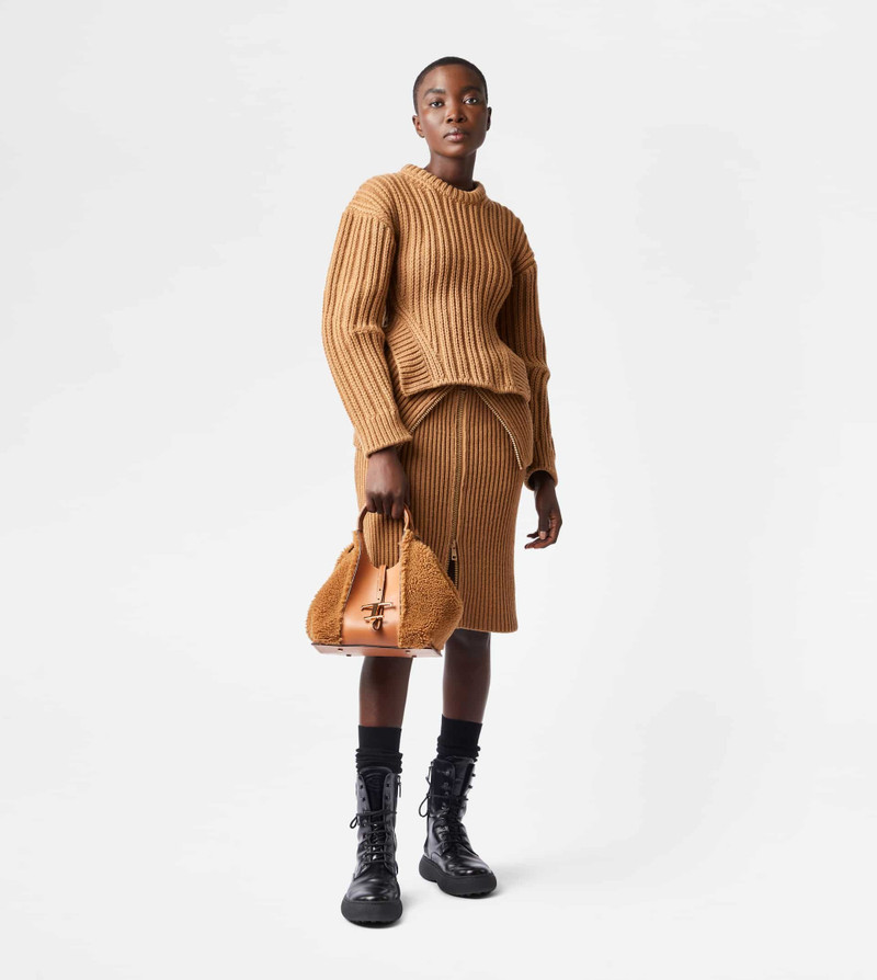 Tod's CASHMERE BLEND ROUND NECK JUMPER - BROWN outlook