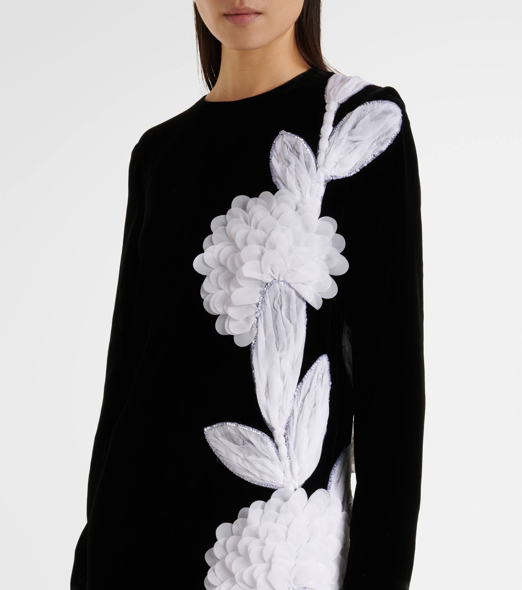Floral appliqué crêpe gown - 4