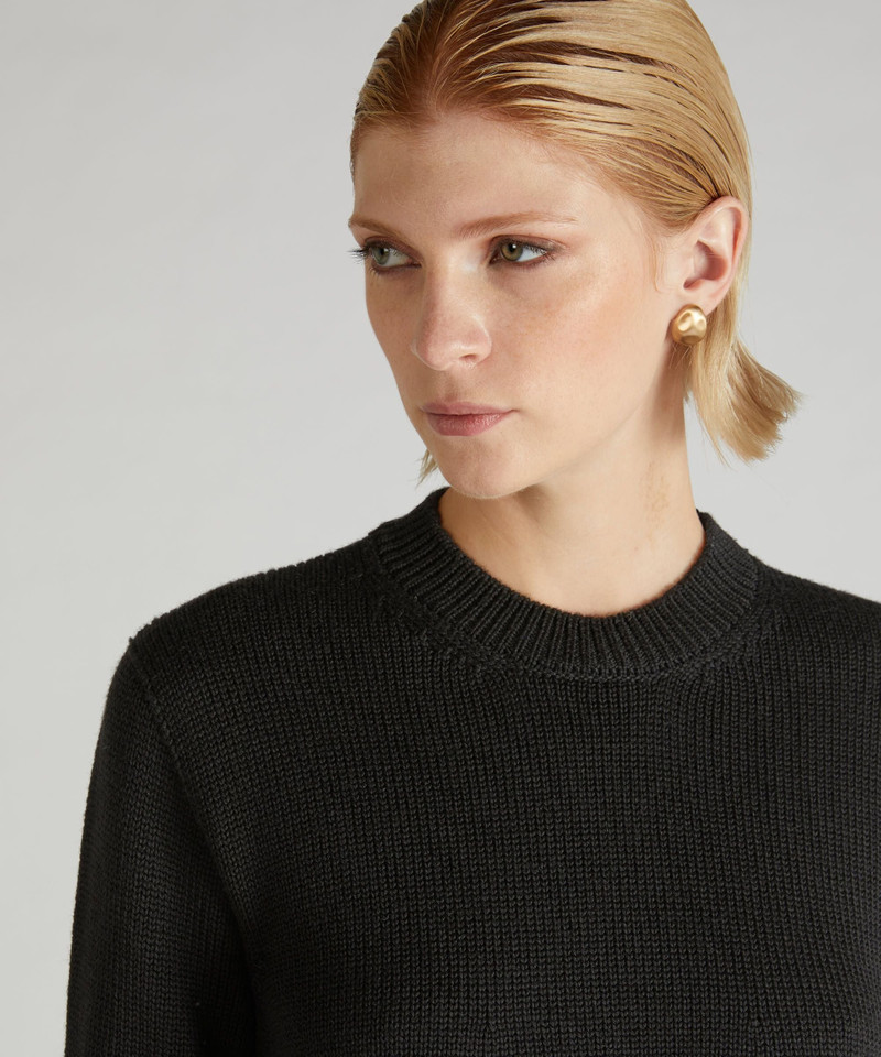 Regular-fit crewneck sweater in certified merino wool 4