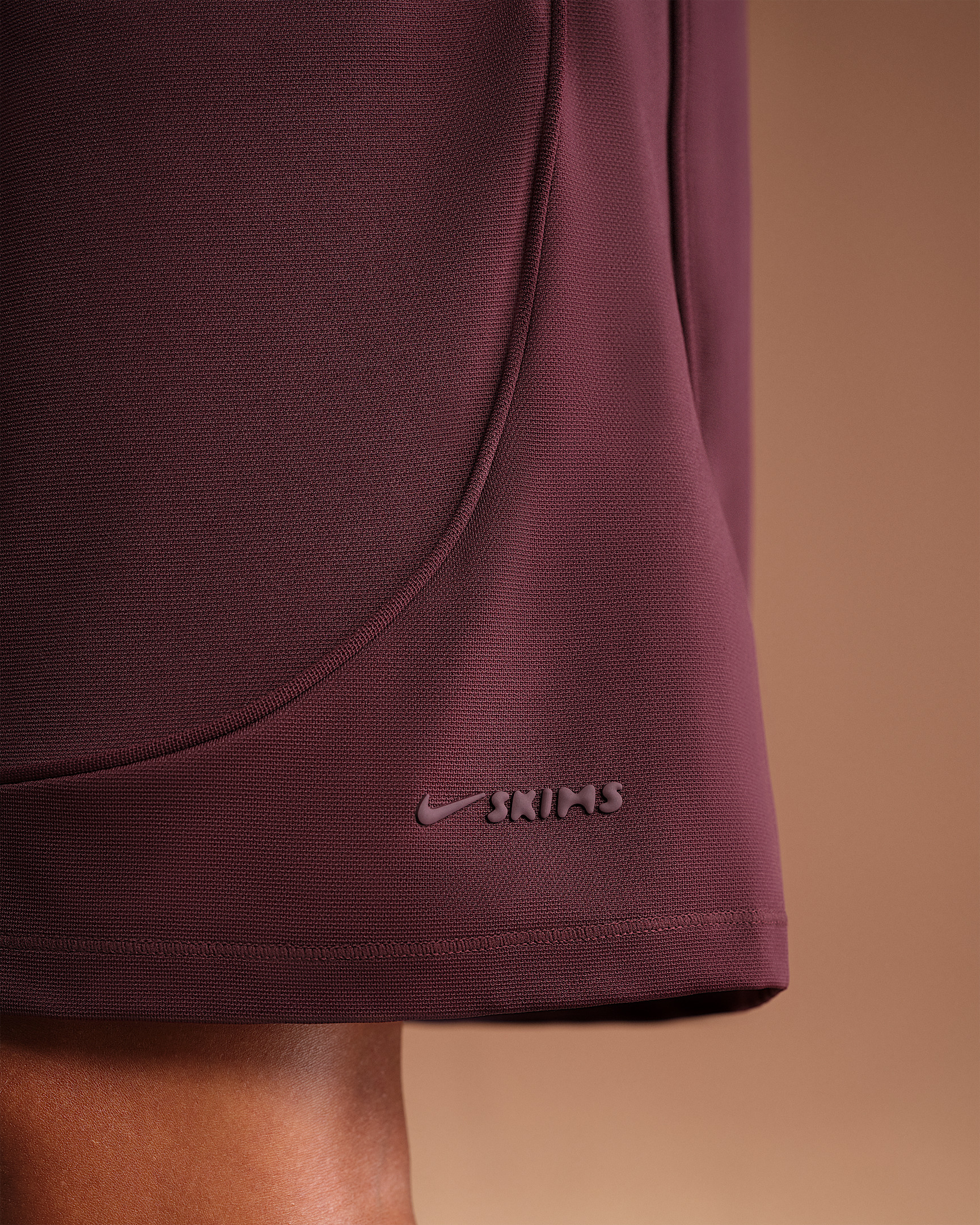 NikeSKIMS Airy Women's Relaxed Shorts - 6