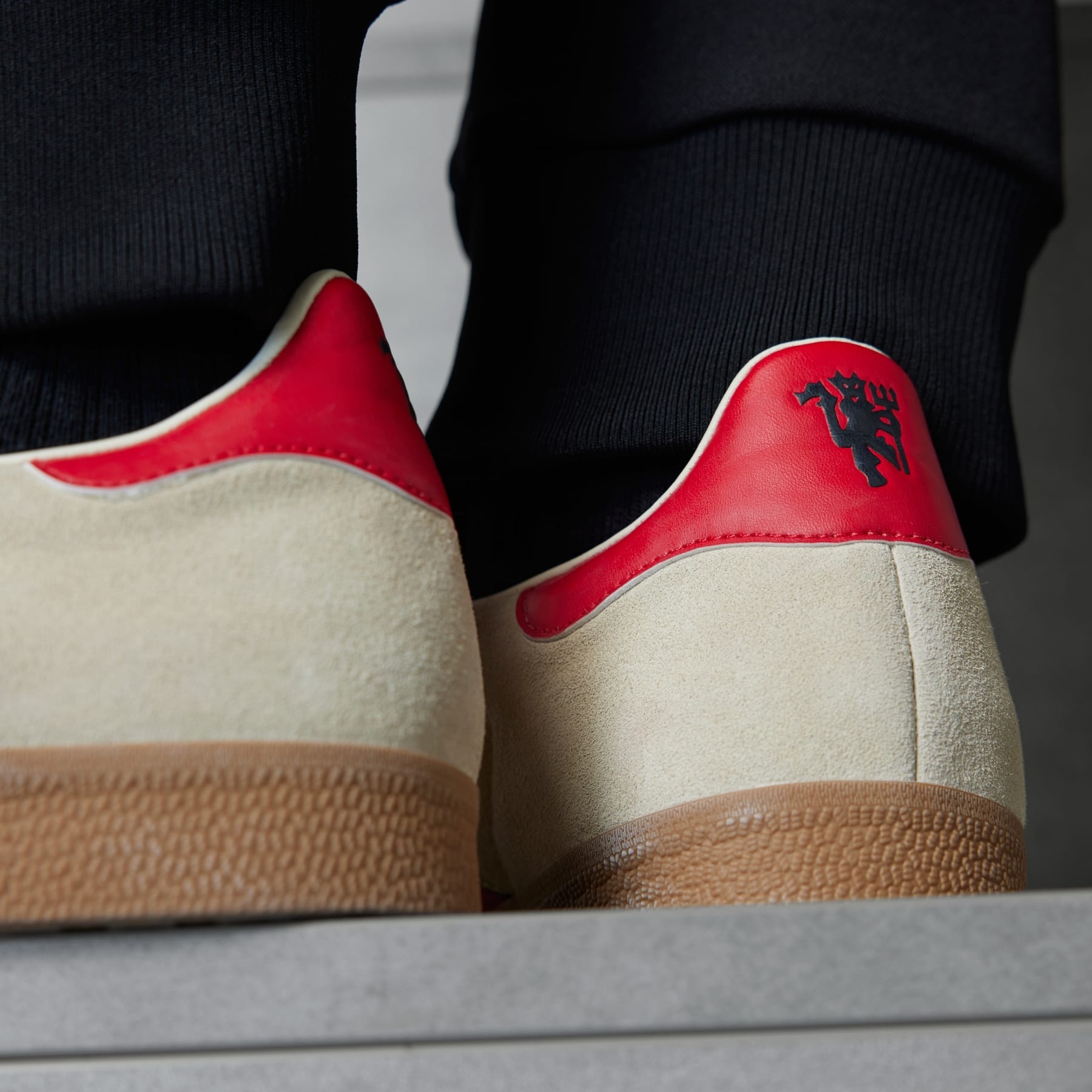 Gazelle Manchester United Terrace Icons Shoes - 8