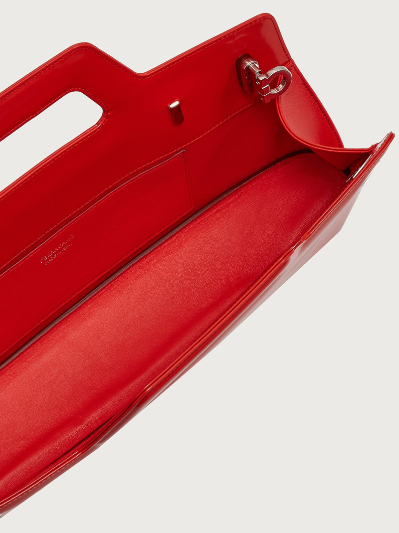 Wanda East-West top handle 6