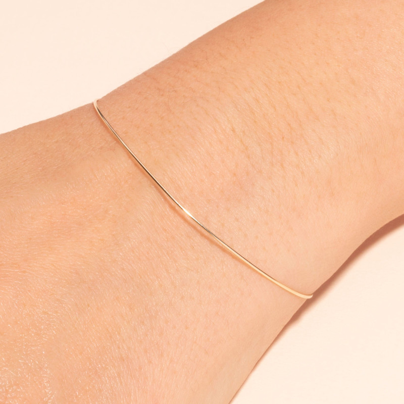 STONE AND STRAND Ultra Fine Bangle outlook