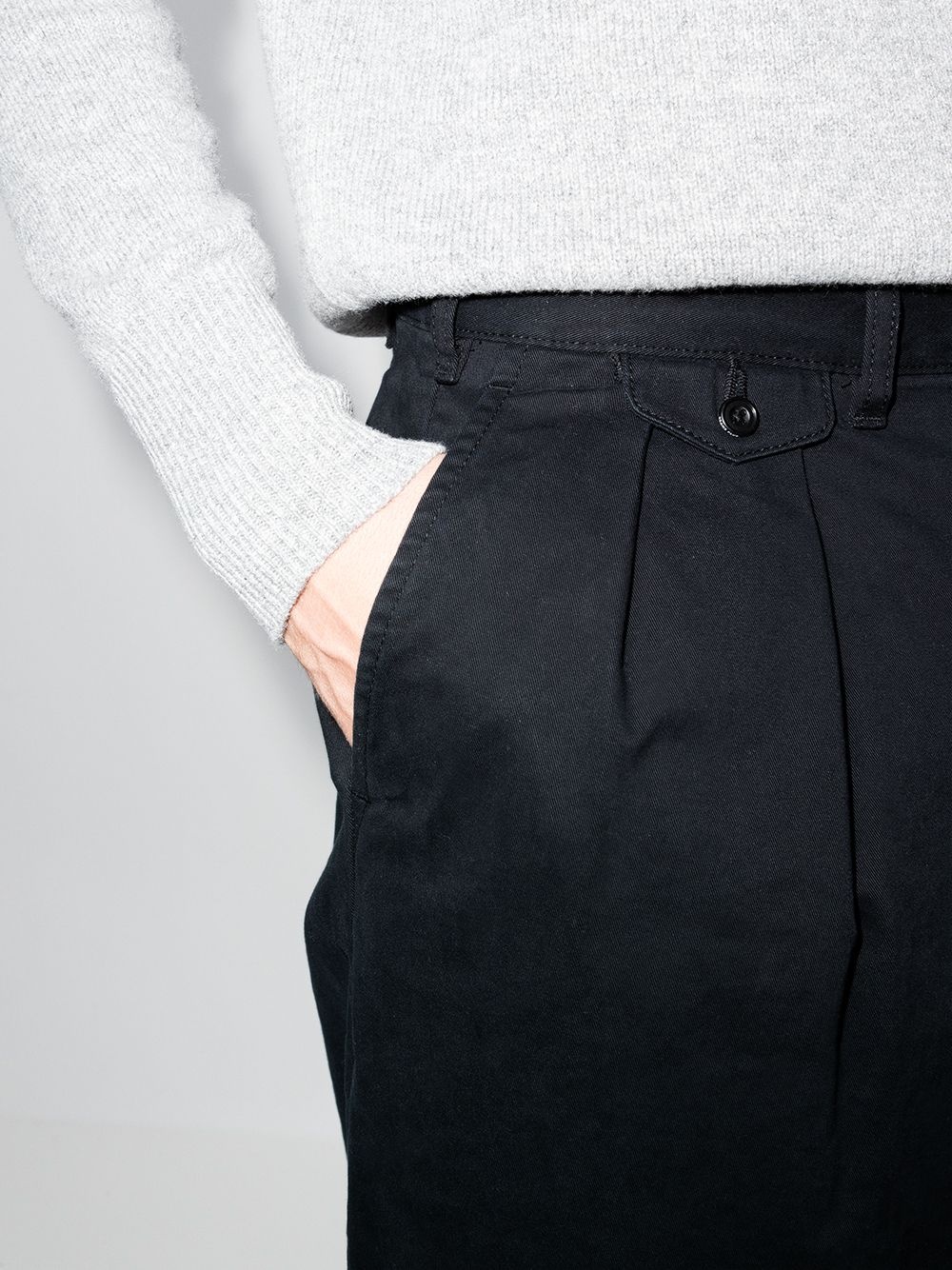 dart-detailing cropped trousers - 4