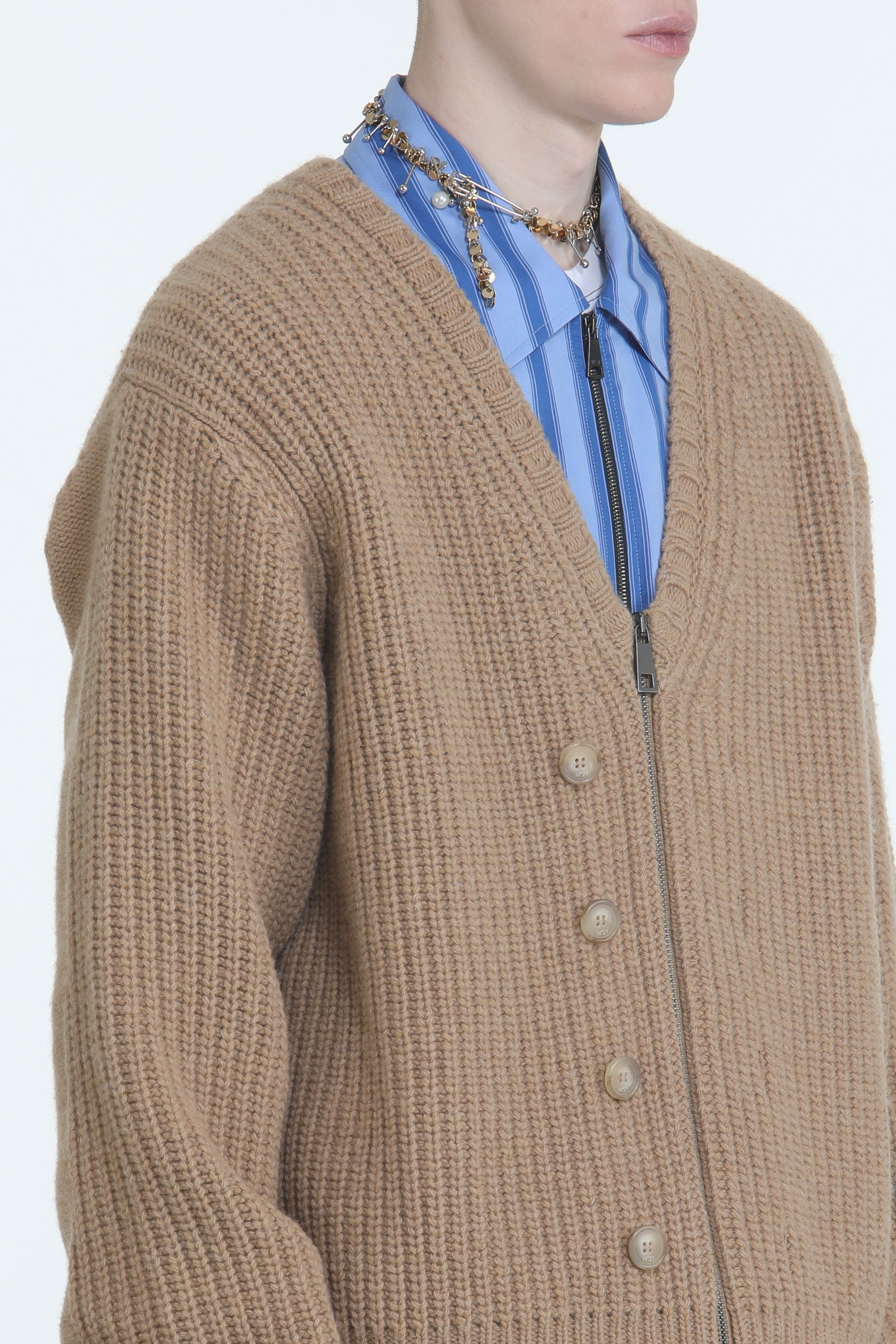 V-NECK SWEATER WITH BUTTONS AND ZIP - 5