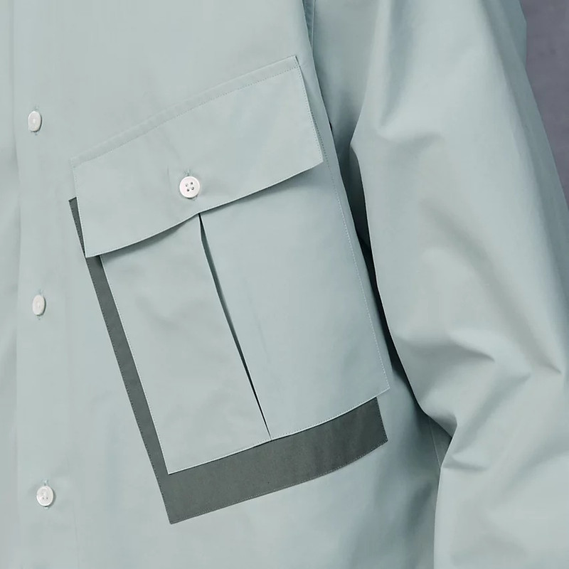 Sporty fit shirt with pocket 4