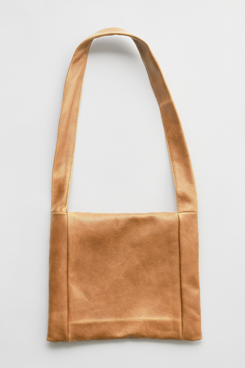 Slim Bag Burnt Sugar Leather 3