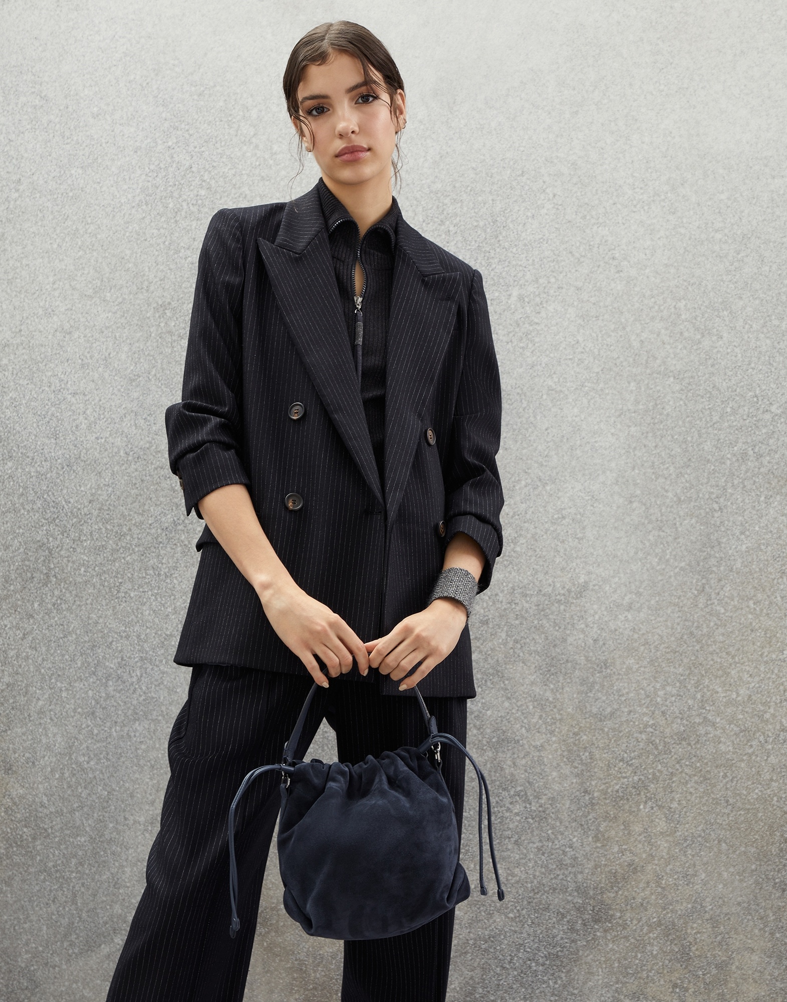Suede bucket bag with Precious handle - 4