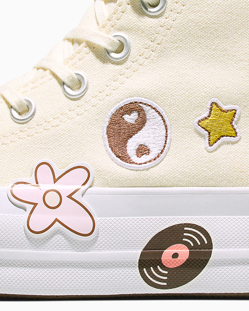 Chuck Taylor All Star Lift Platform Retro Appliqués 7