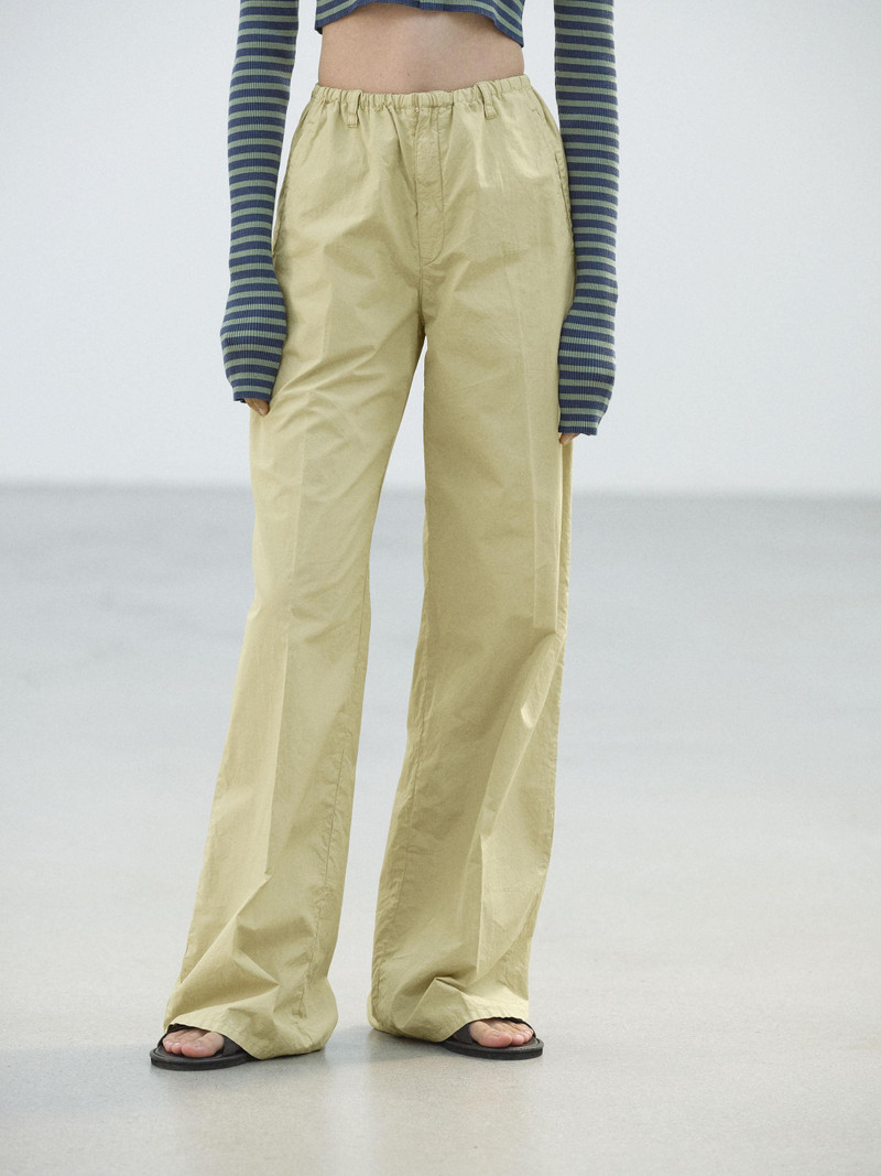 AURALEE GARMENT-DYED FINX SHUTTLE WEATHER DRAWSTRING PANTS outlook