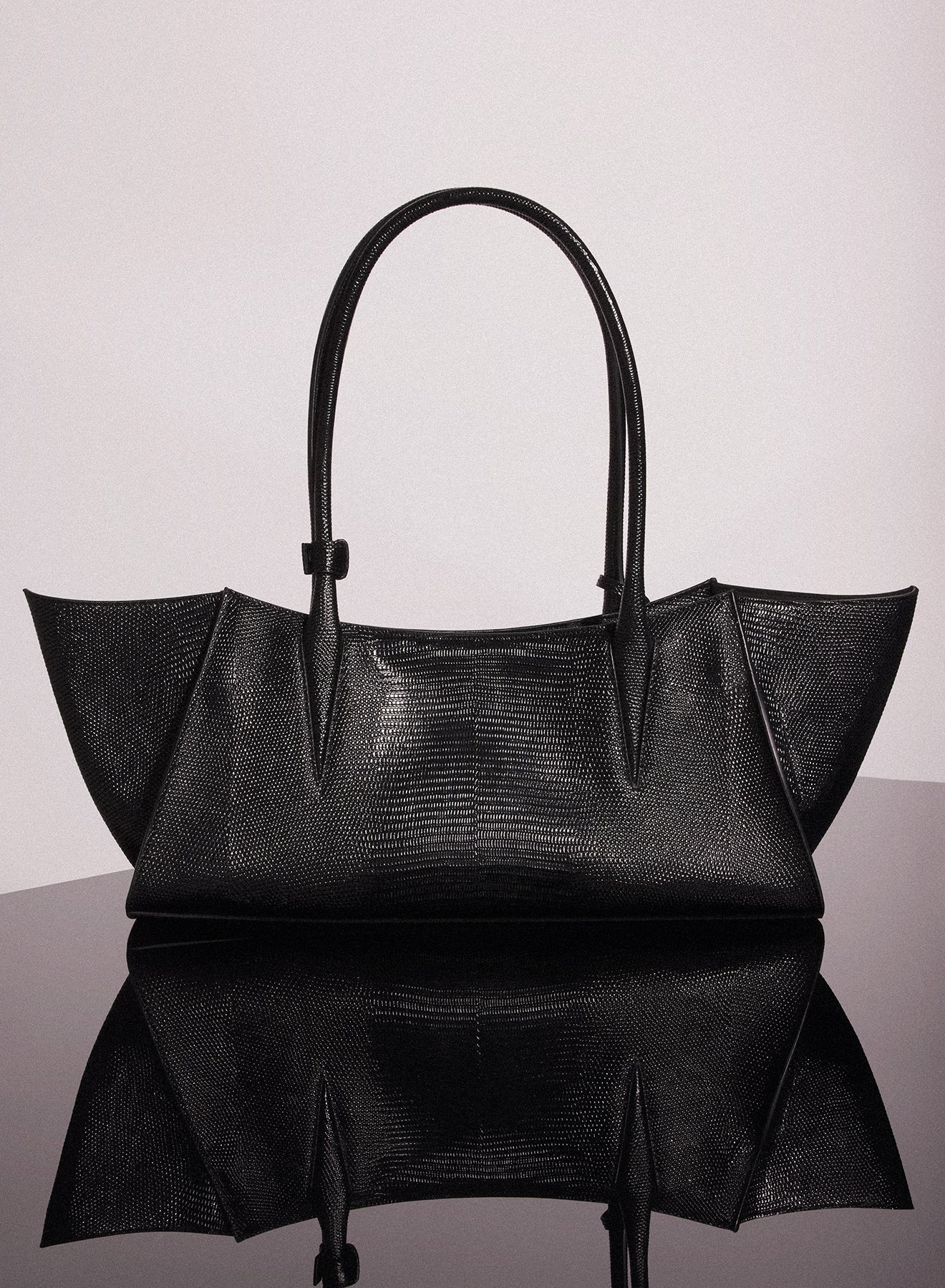 black embossed lizard leather fang bag - 4