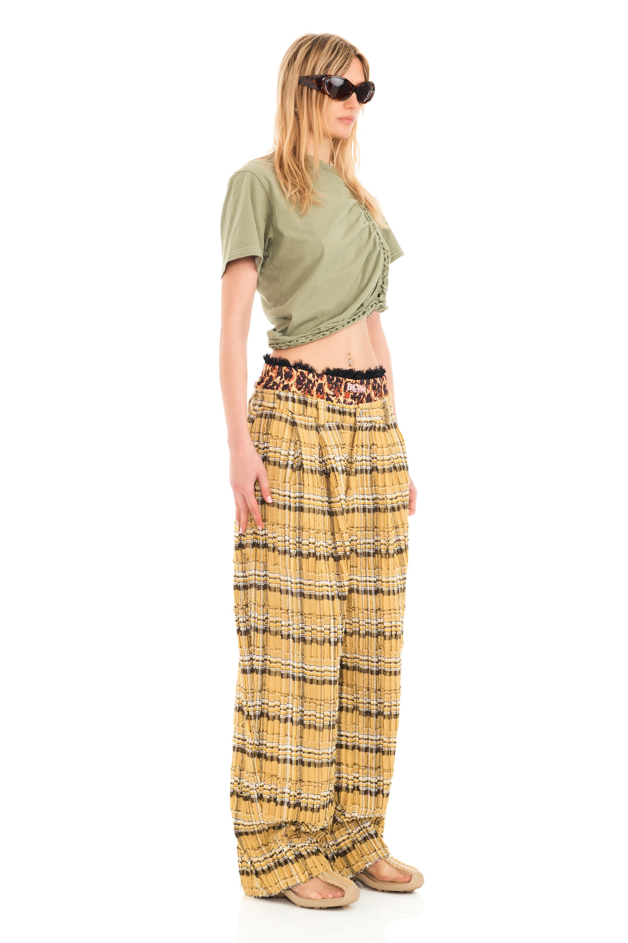 OLIVE CLOVER TEE - 3
