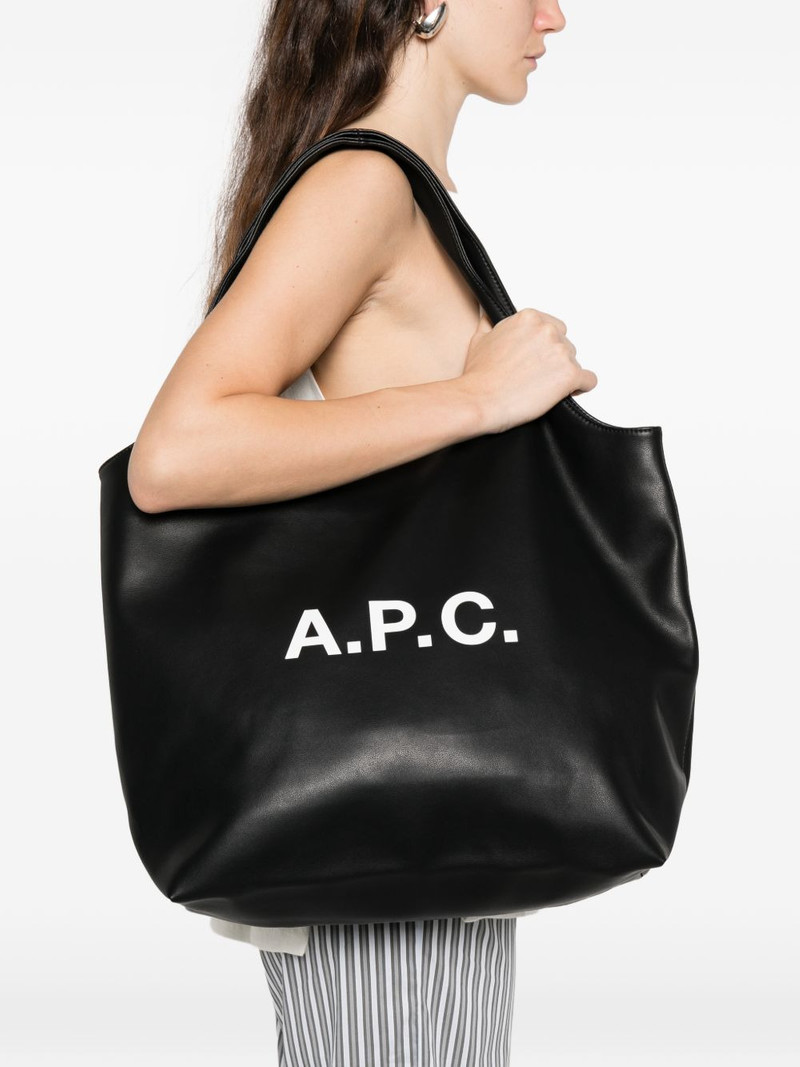 A.P.C. logo-detail shoulder bag outlook