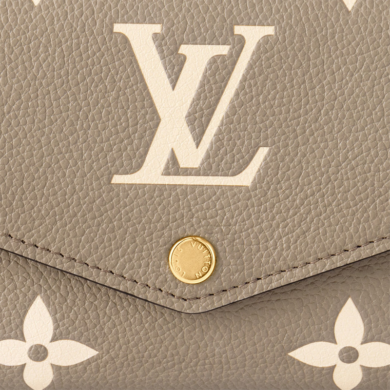 Sarah Wallet 5