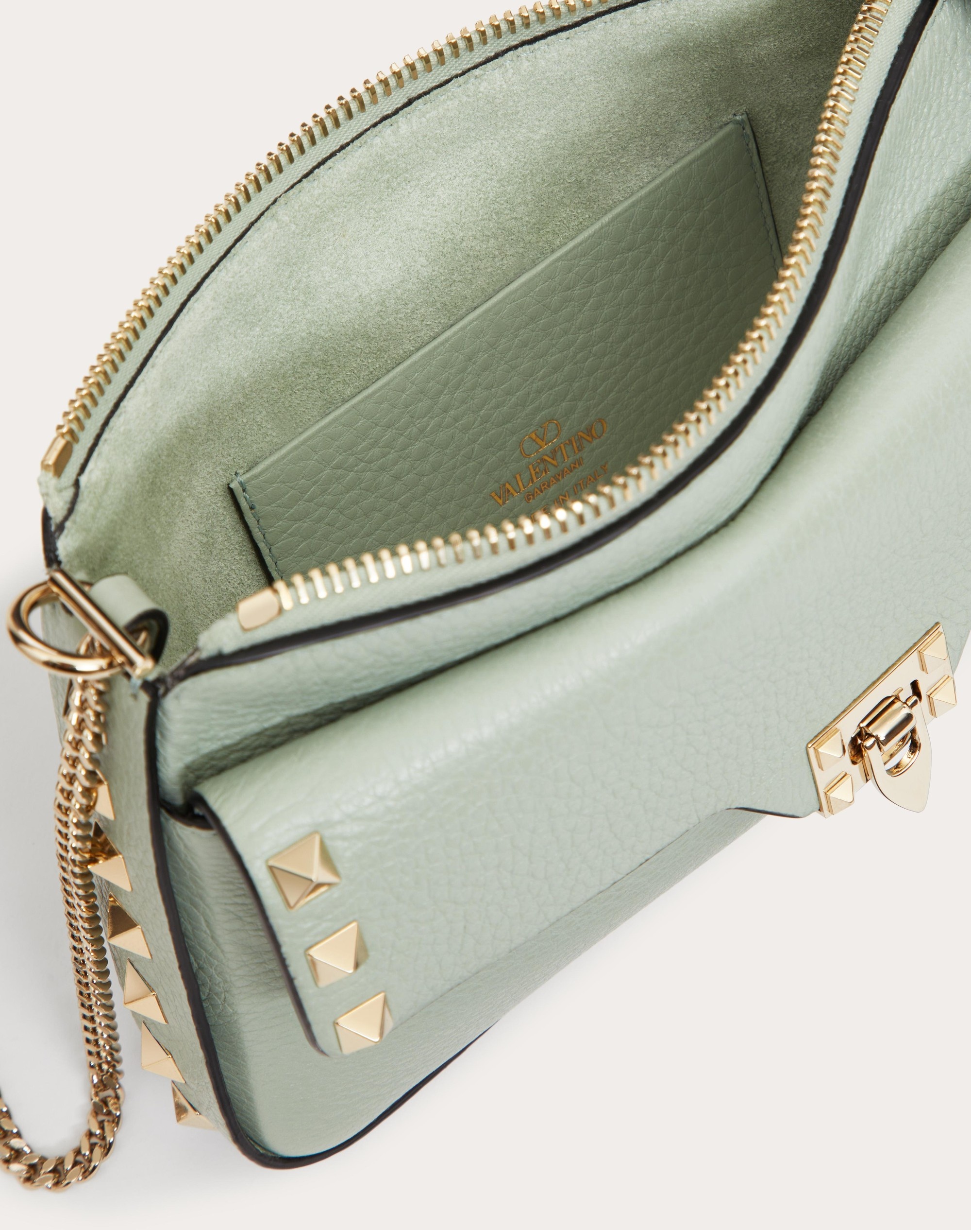 GRAINY CALFSKIN POUCH WITH ROCKSTUD CHAIN - 3