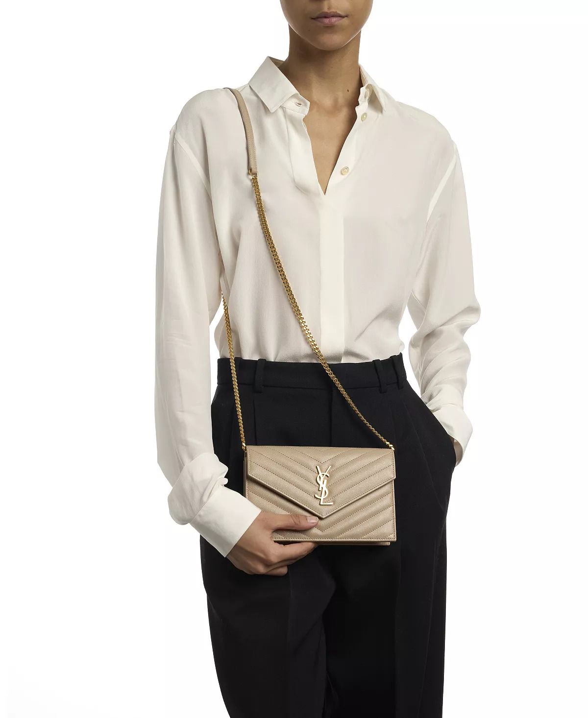 Cassandre Envelope Chain Wallet in Grain Leather - 3