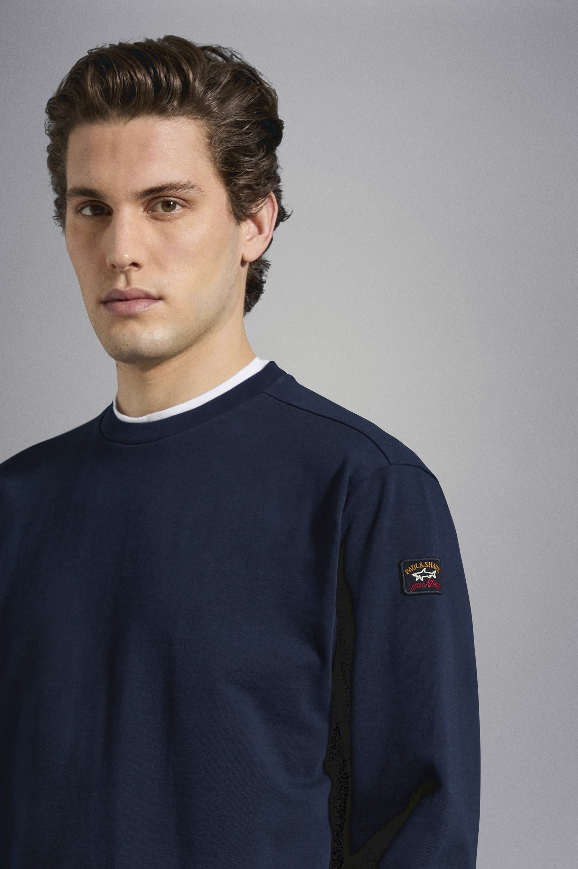 COTTON SWEATSHIRT WITH ICONIC BADGE - 4