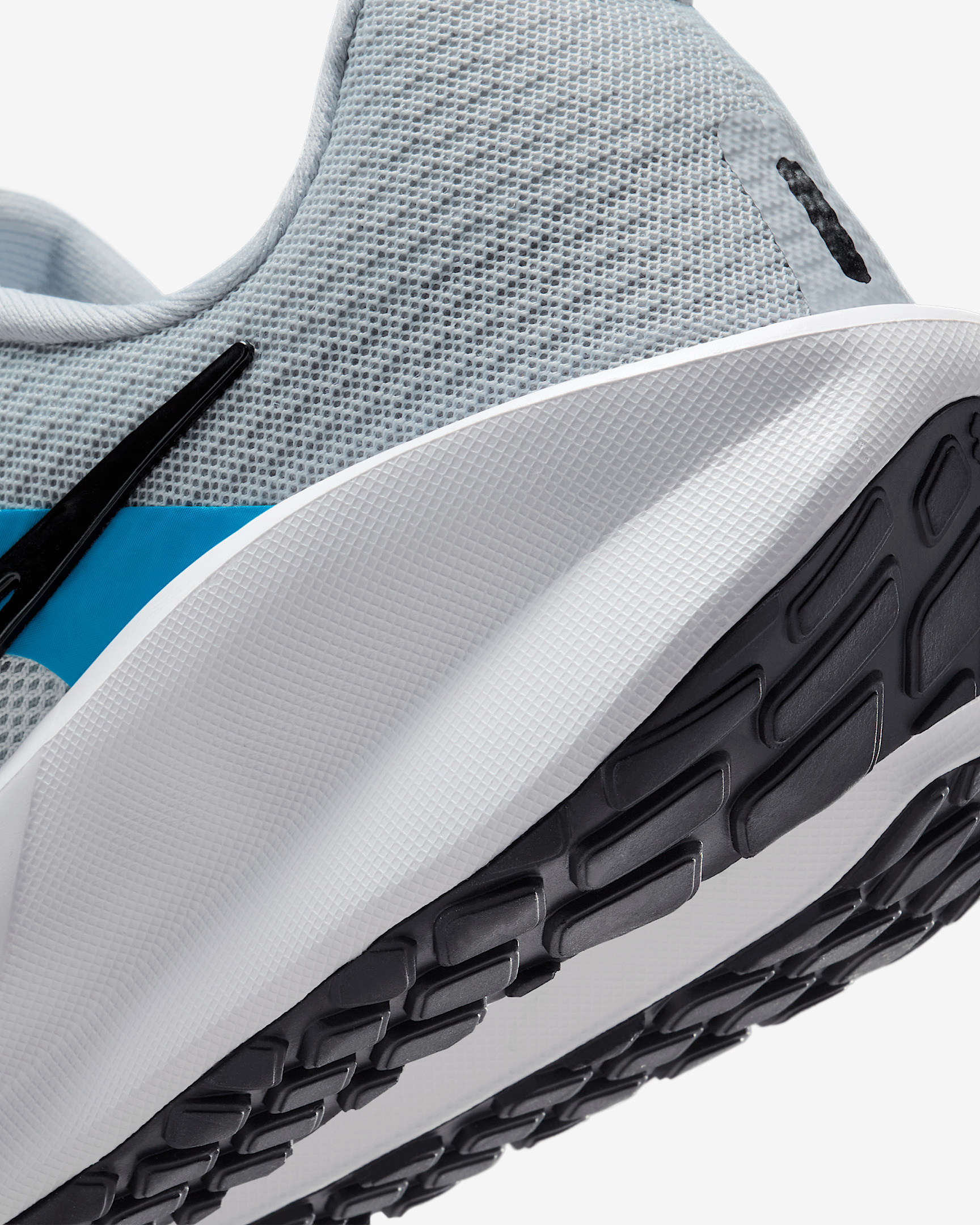 Nike Downshifter 13 Men's Road Running Shoes - 8