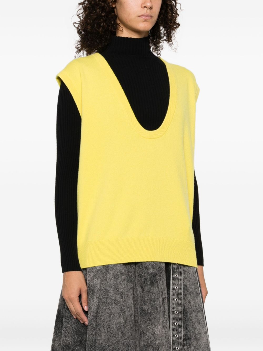 V-neck sleeveless knitted vest - 3