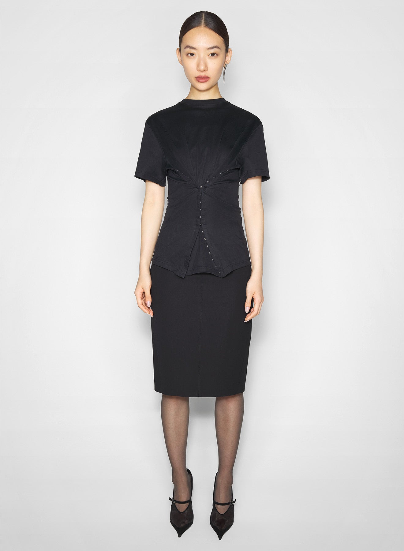 black cinched hook-and-eye t-shirt - 2