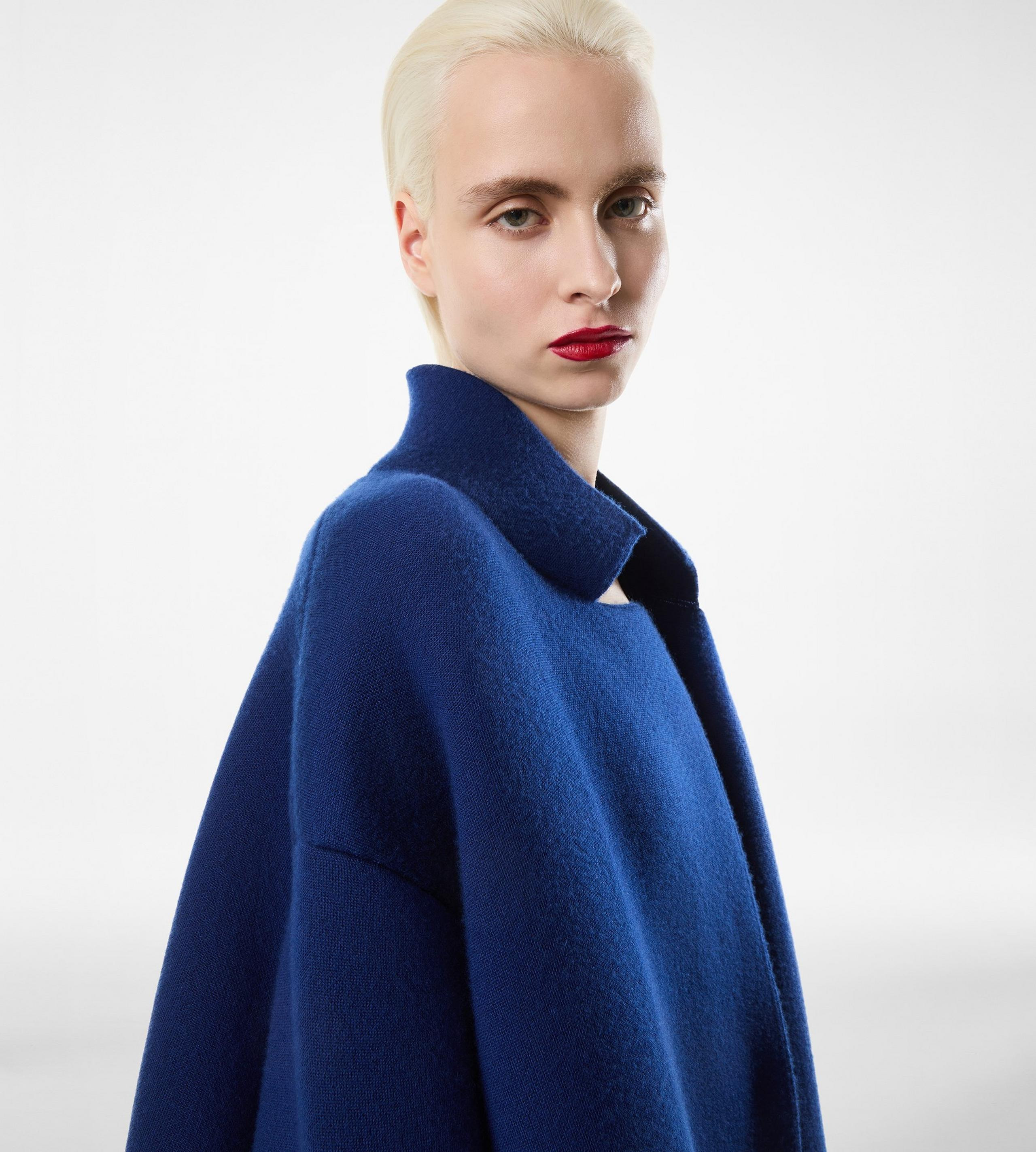 SCULPTURAL SINGLE BREASTED OPERA COAT - 2