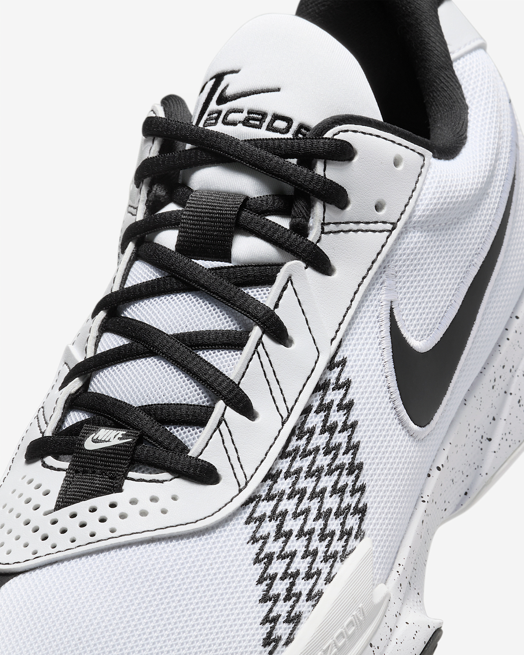 Nike G.T. Cut Academy Basketball Shoes - 7