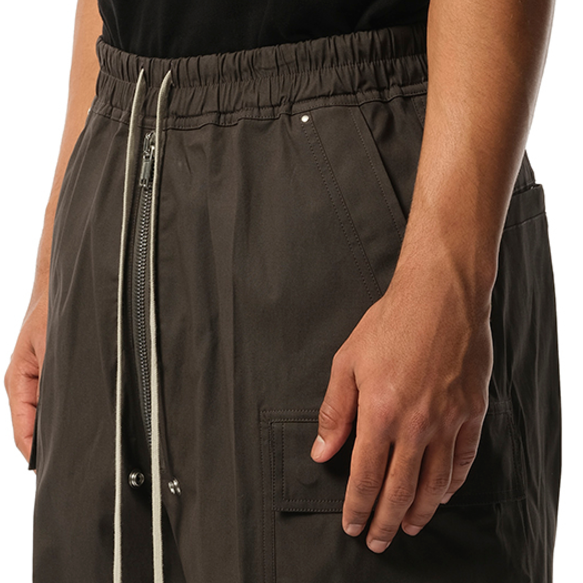 Cotton Poplin Cargobela Shorts in Dark Dust - 3