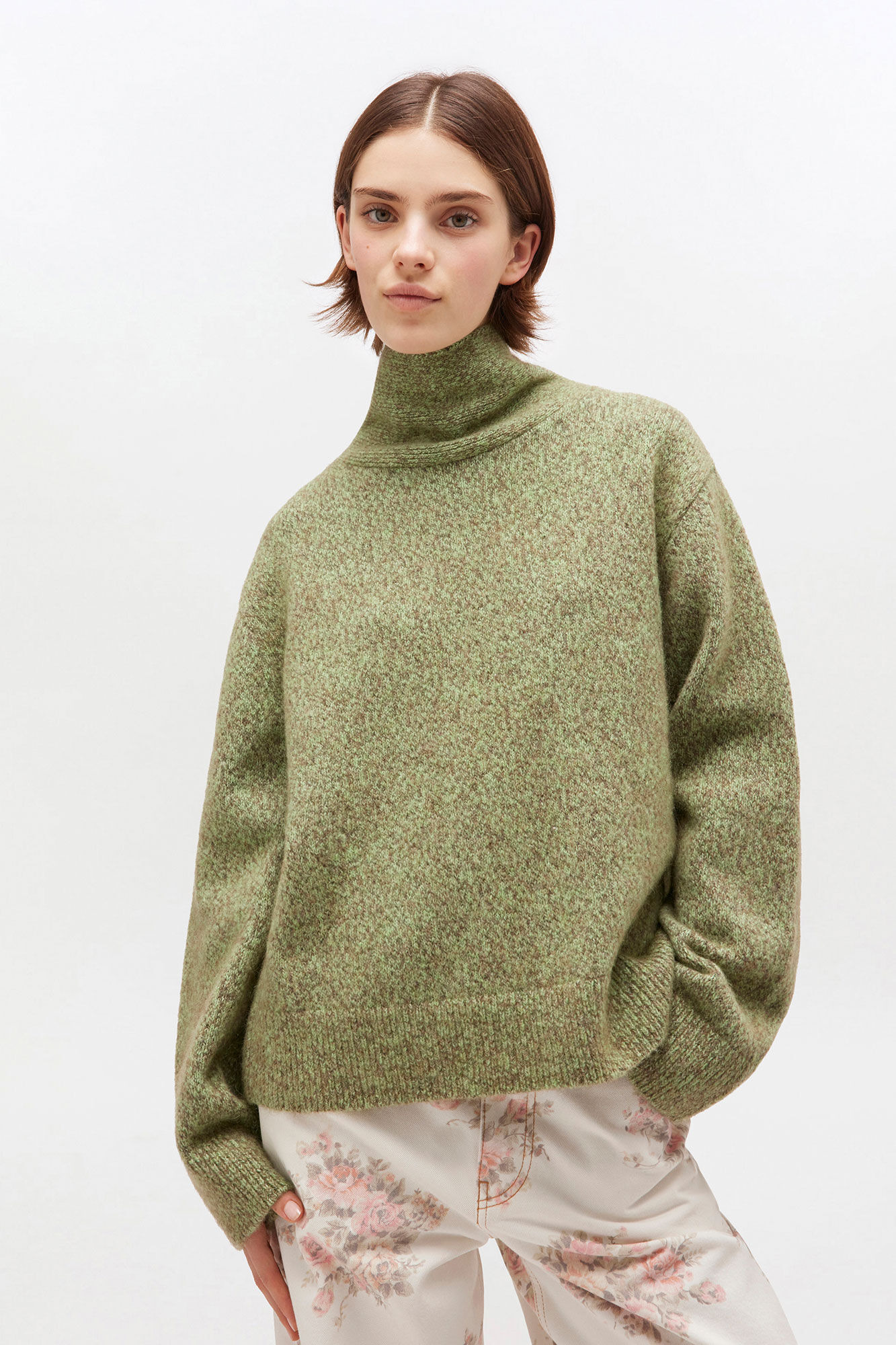 GREEN OPEN BACK SWEATER - 2