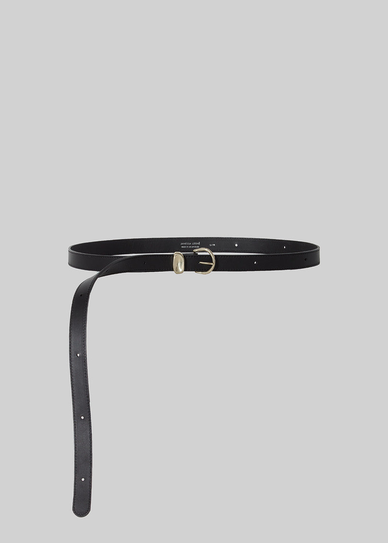 Janessa Leoné Myra Belt
In Black 1