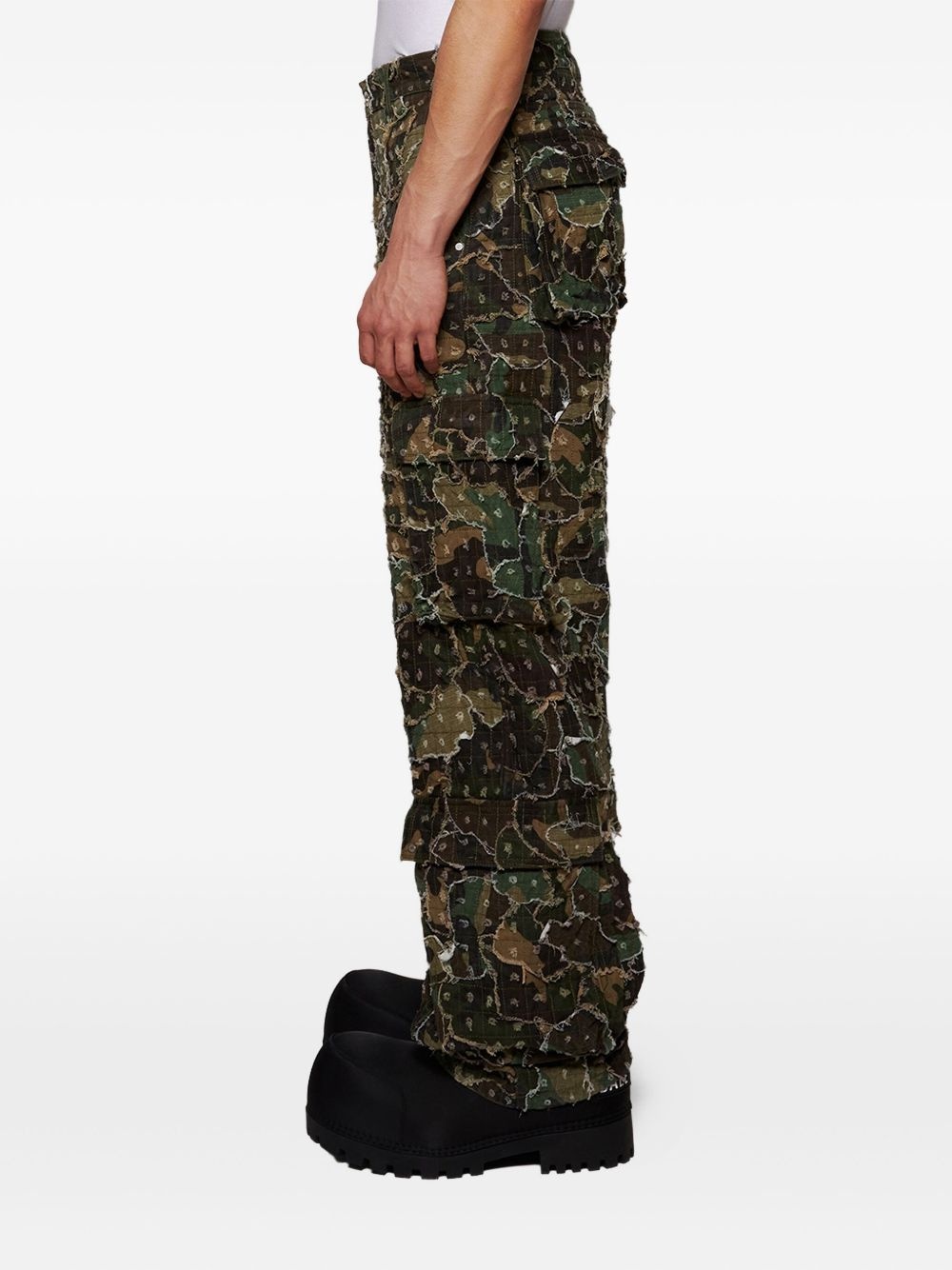 micro-distressed cargo pants - 4