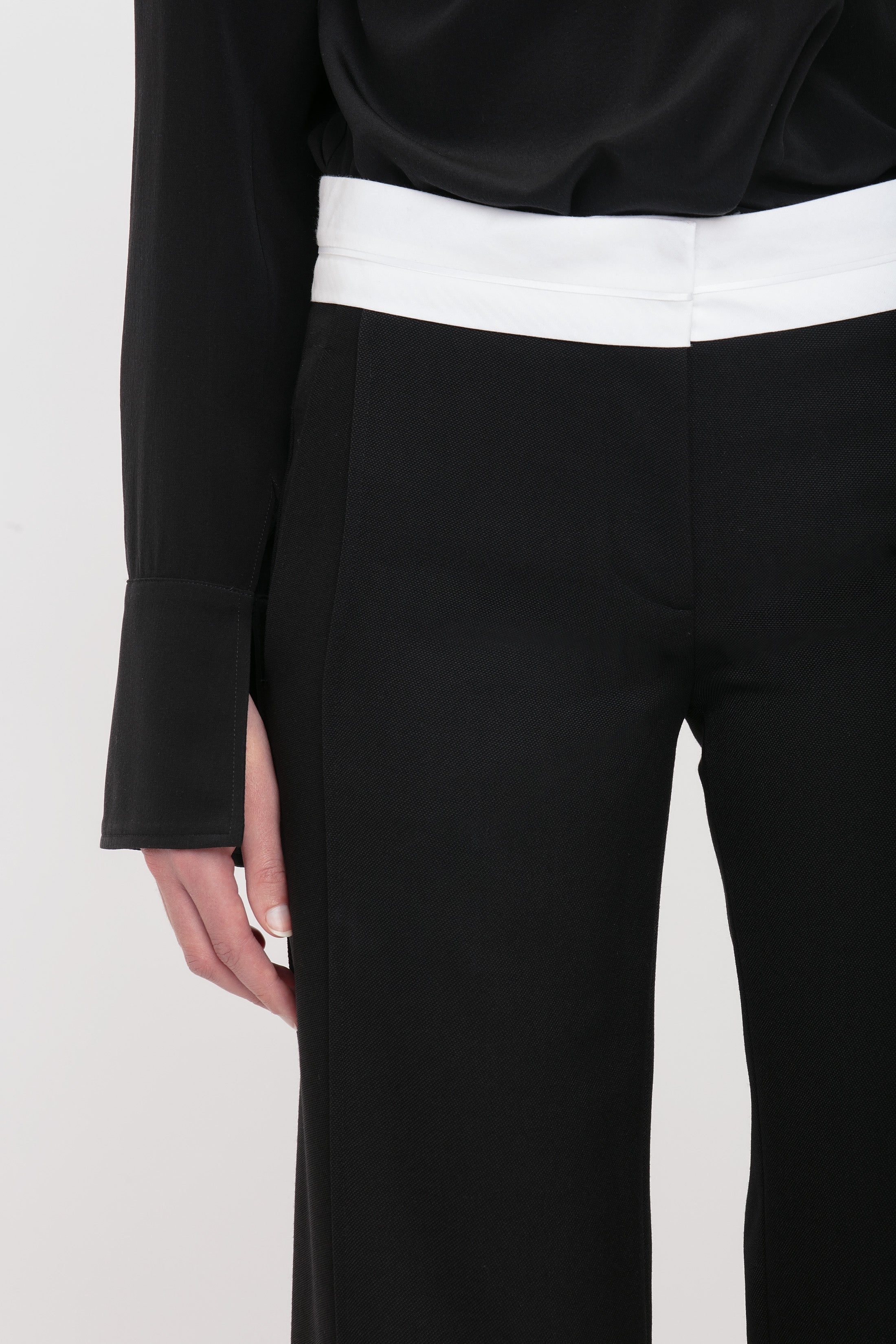 Exposed Waistband Trouser In Black - 5