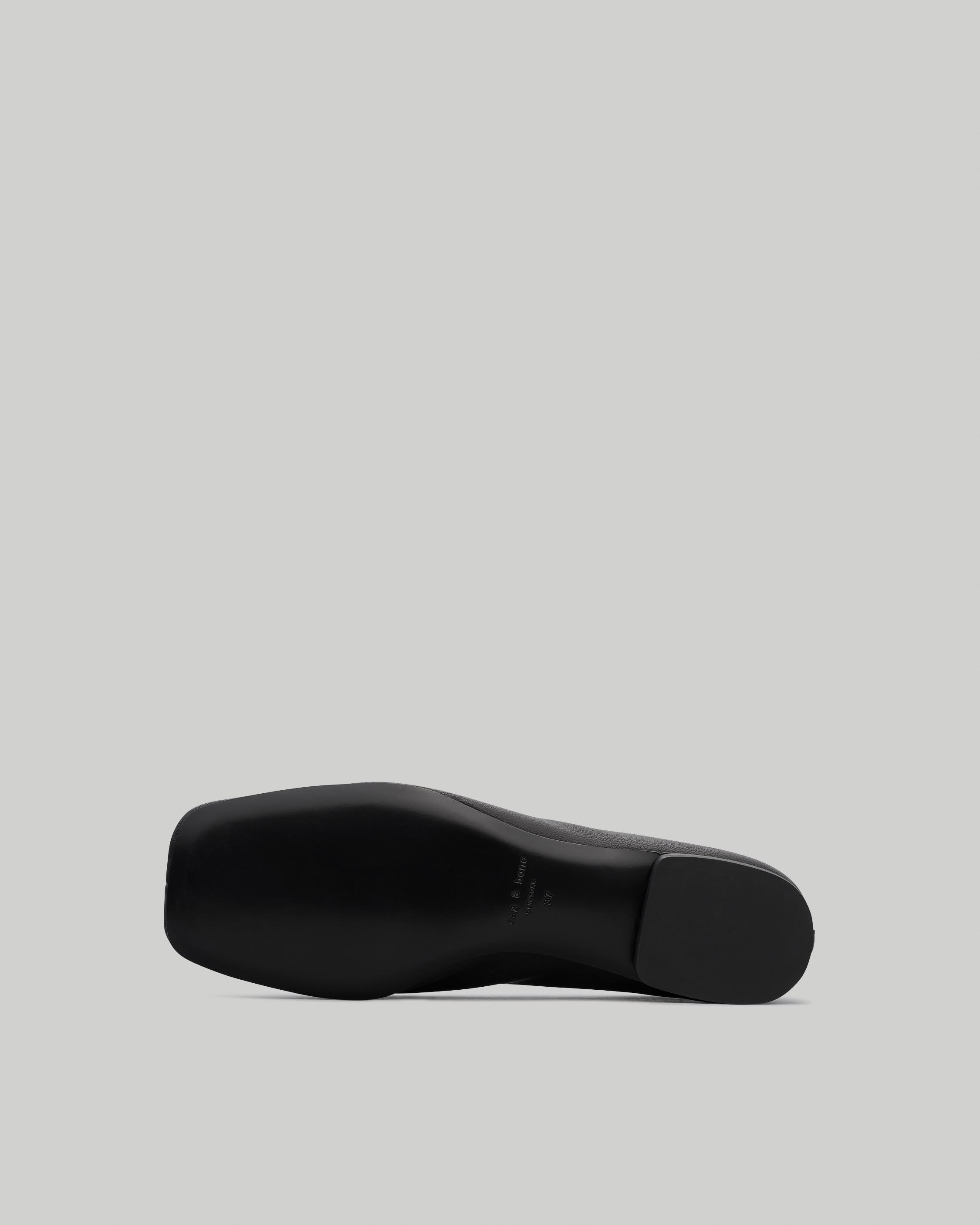 Joey Ballet Flat - Leather
Slip-On Flat - 4