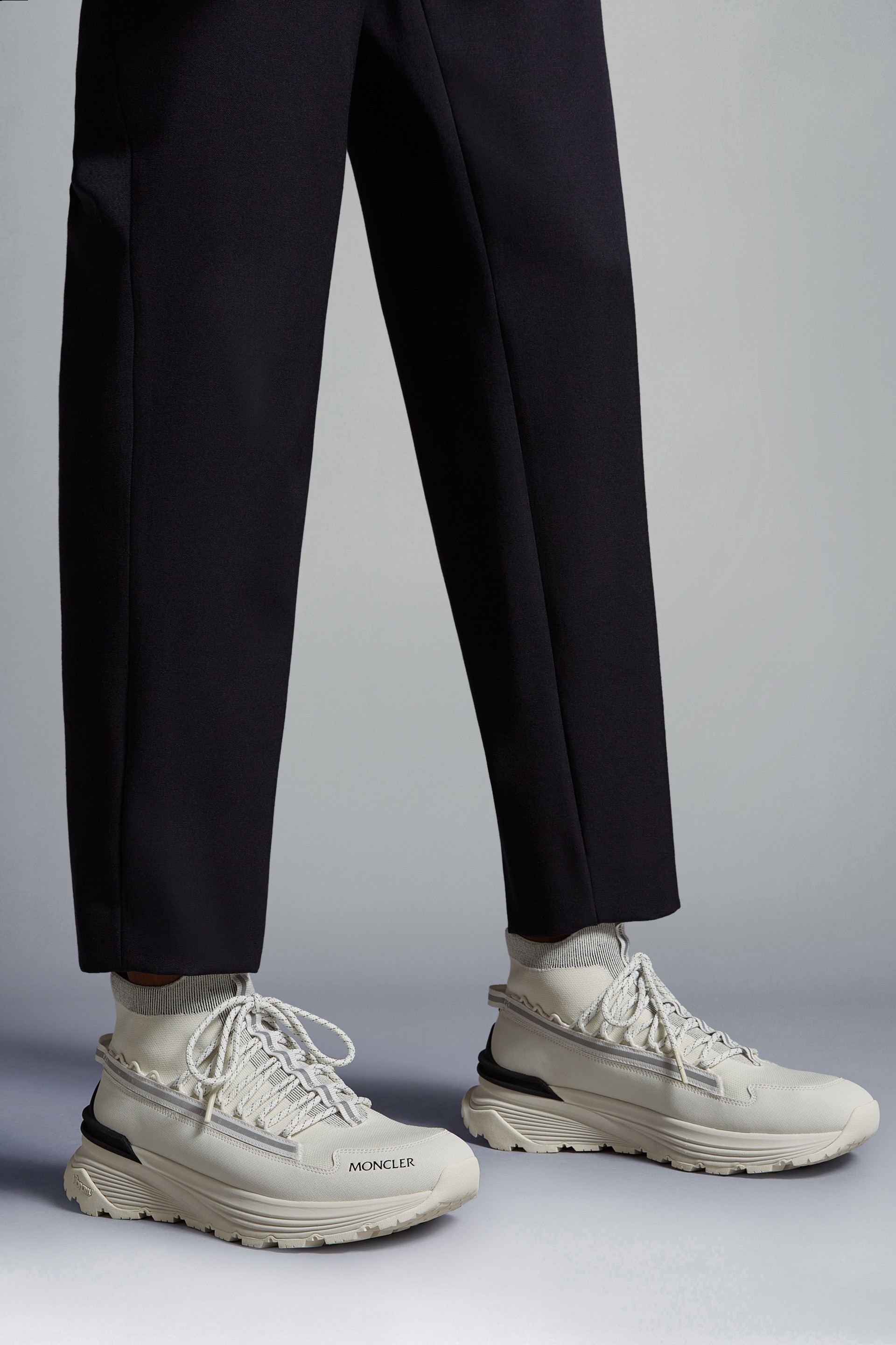 【MONCLER】Monte Runner トレーナー Moncler Monte Runner Sneakers | REVERSIBLE